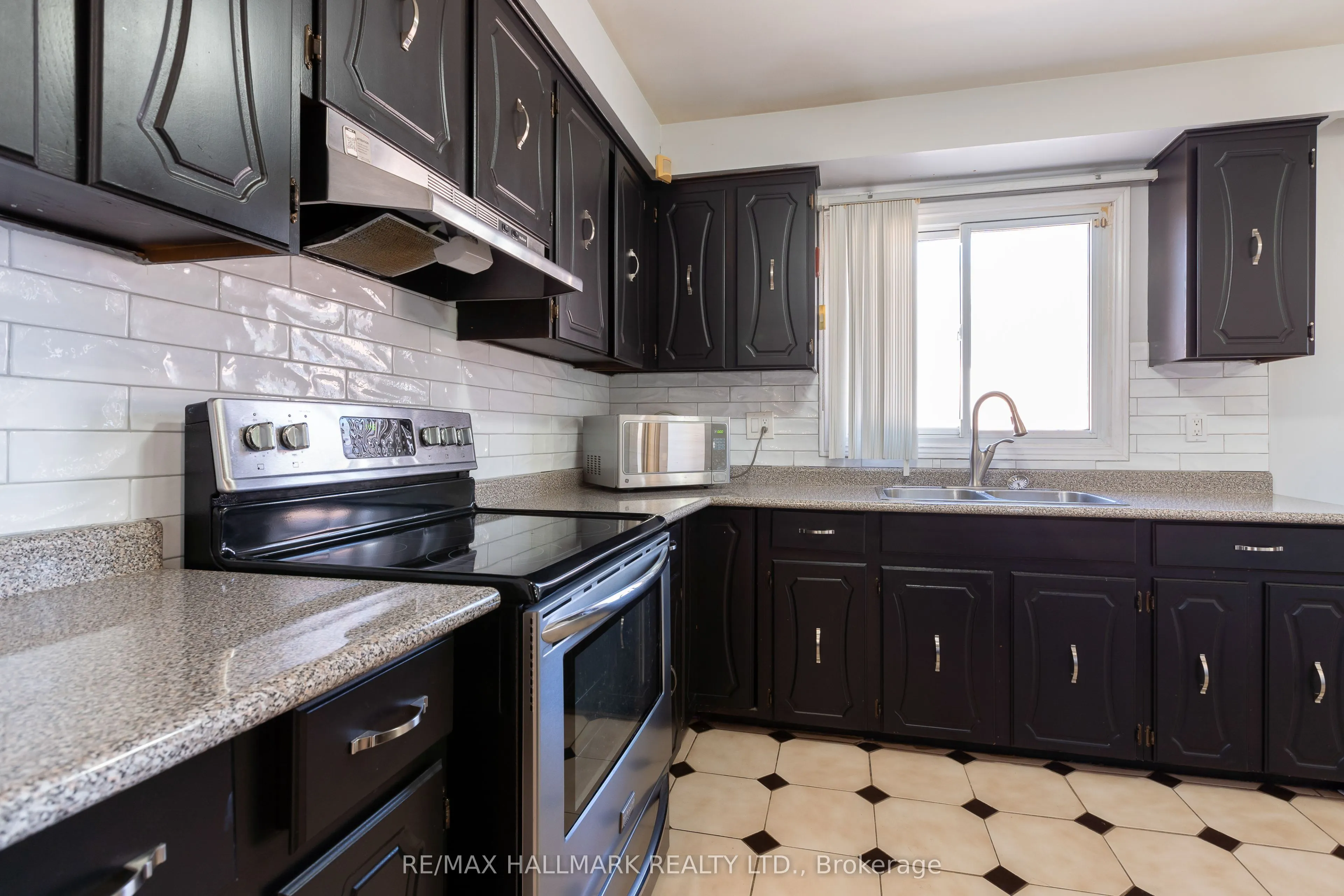 252 Apache Trail, #Upper