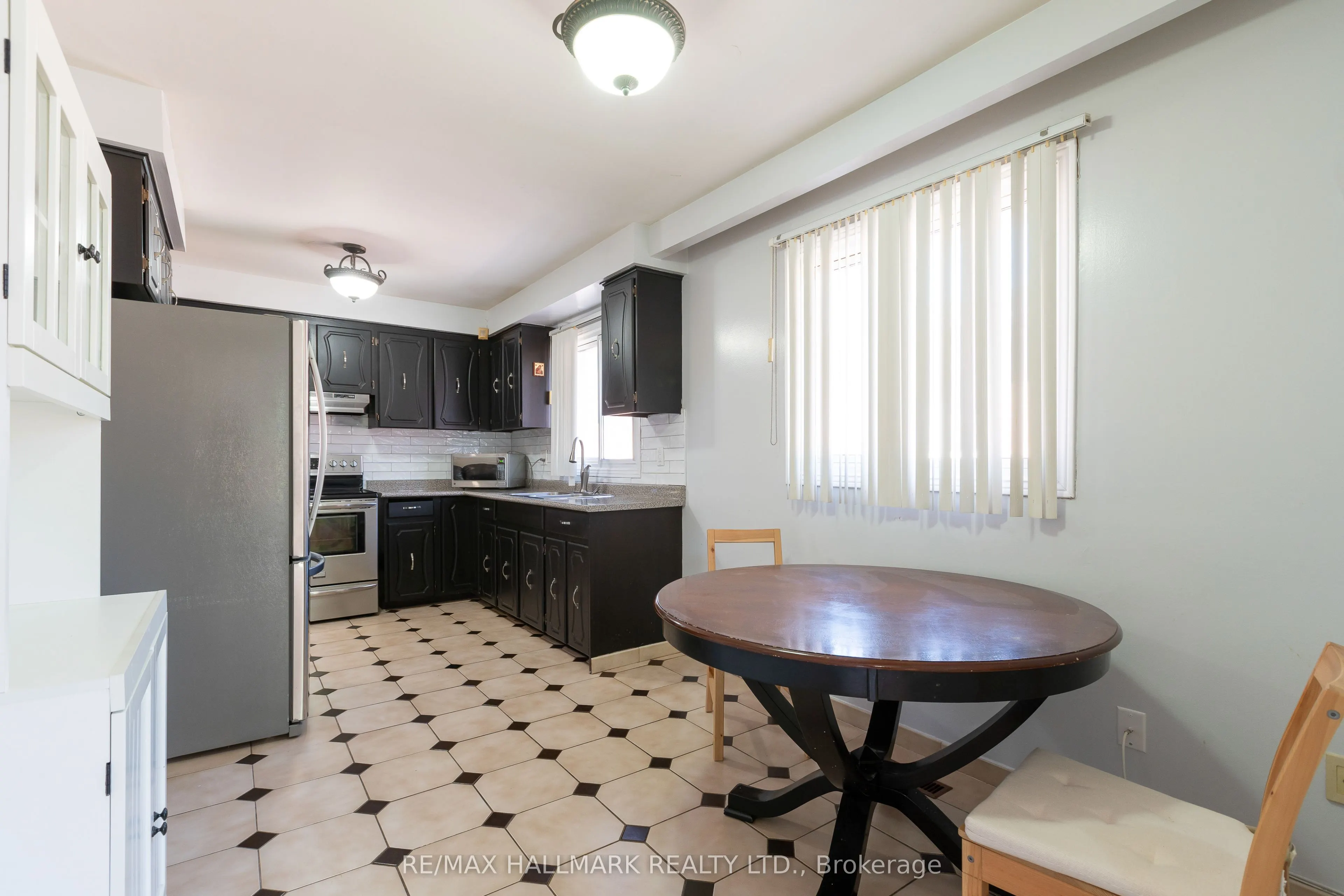 252 Apache Trail, #Upper