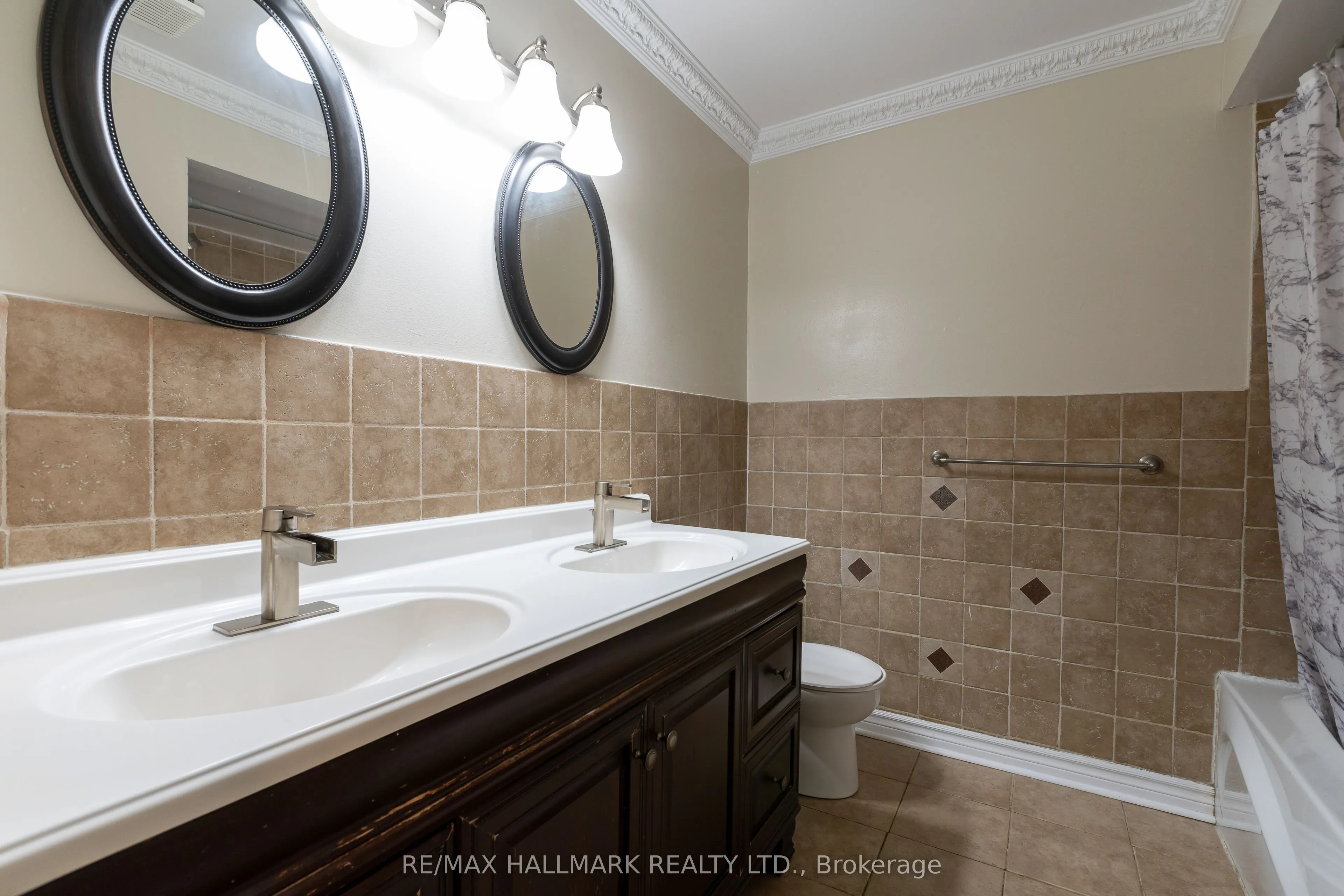 252 Apache Trail, #Upper