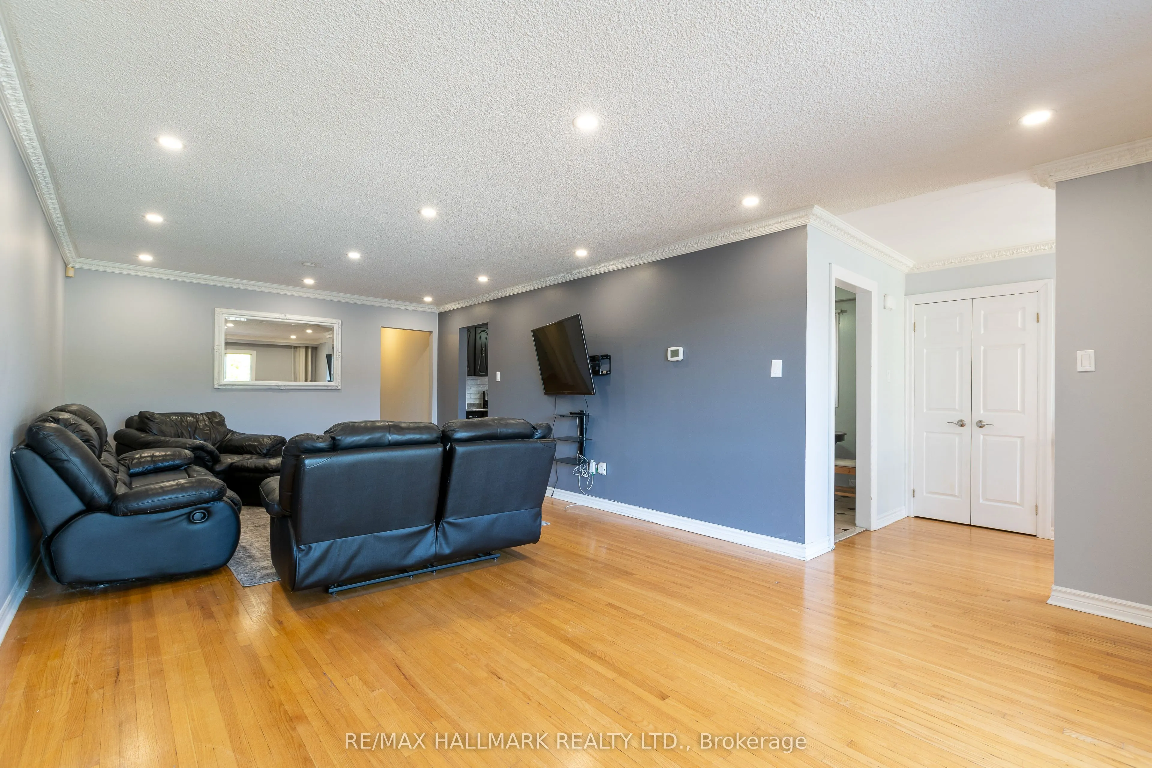 252 Apache Trail, #Upper