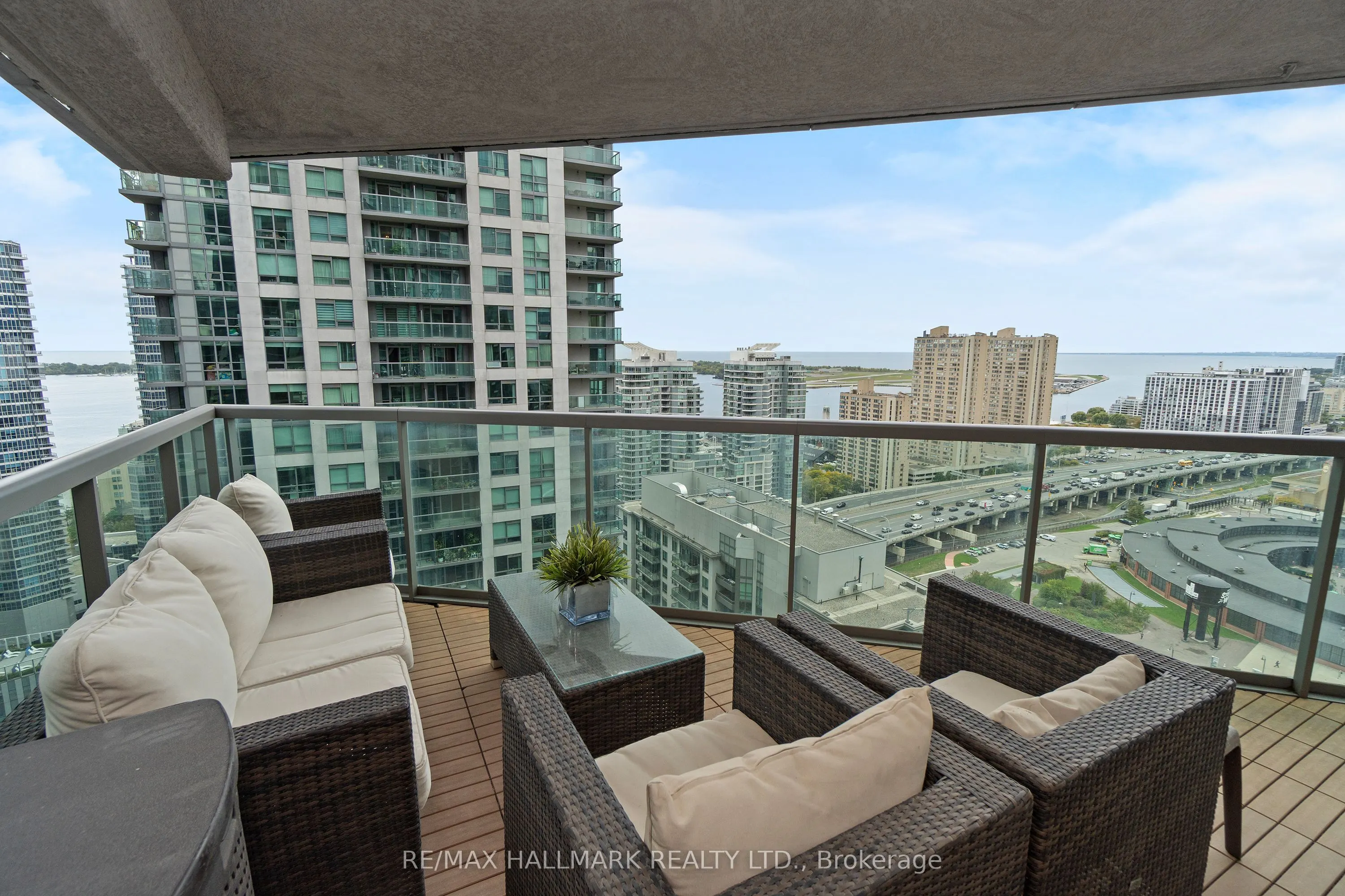 30 Grand Trunk Crescent, #3211