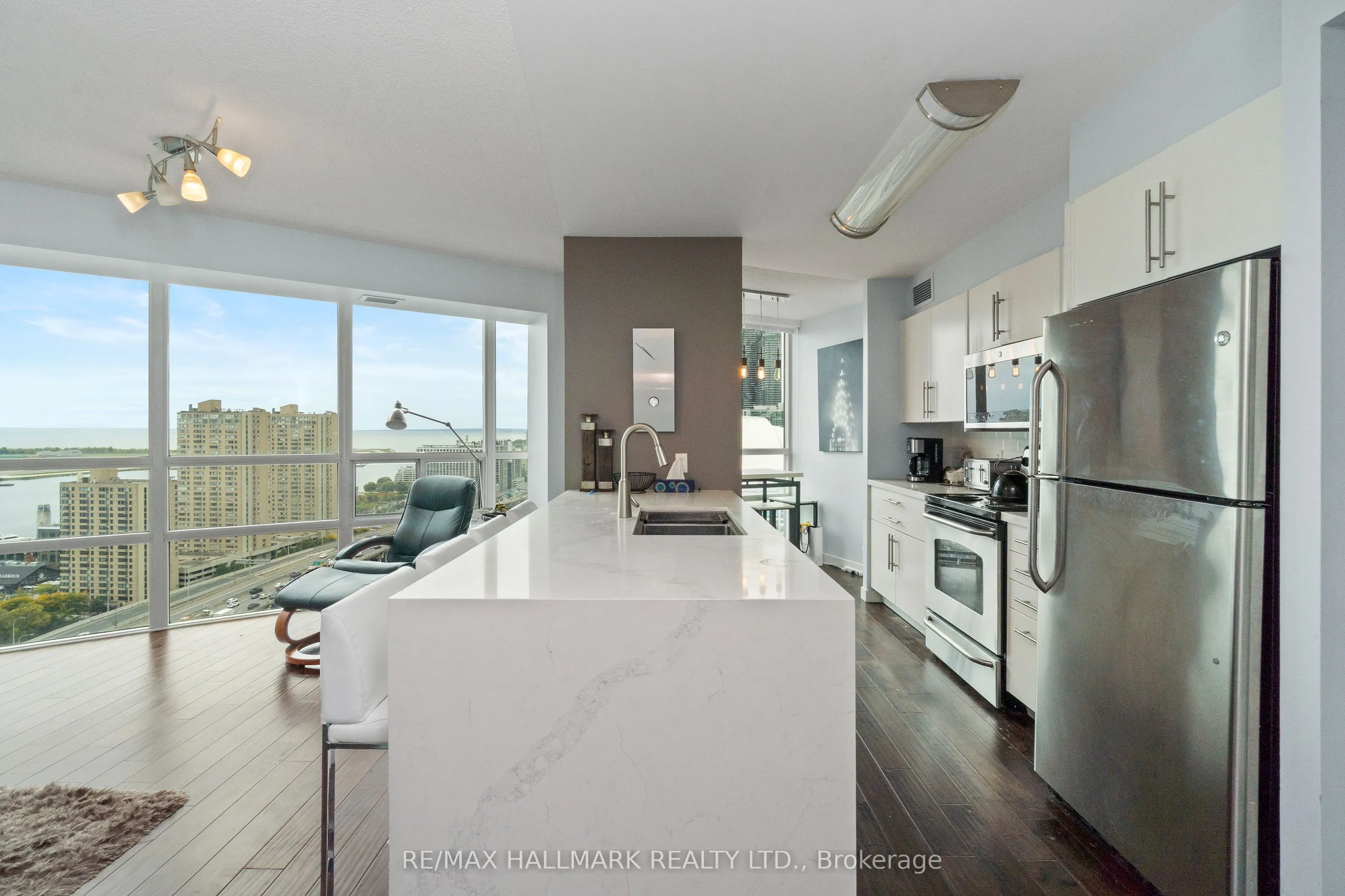 30 Grand Trunk Crescent, #3211