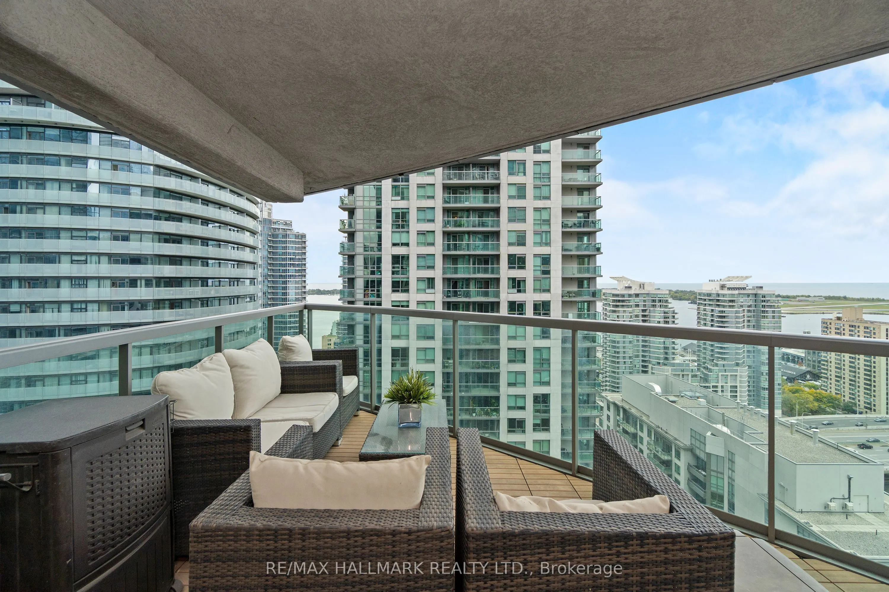 30 Grand Trunk Crescent, #3211