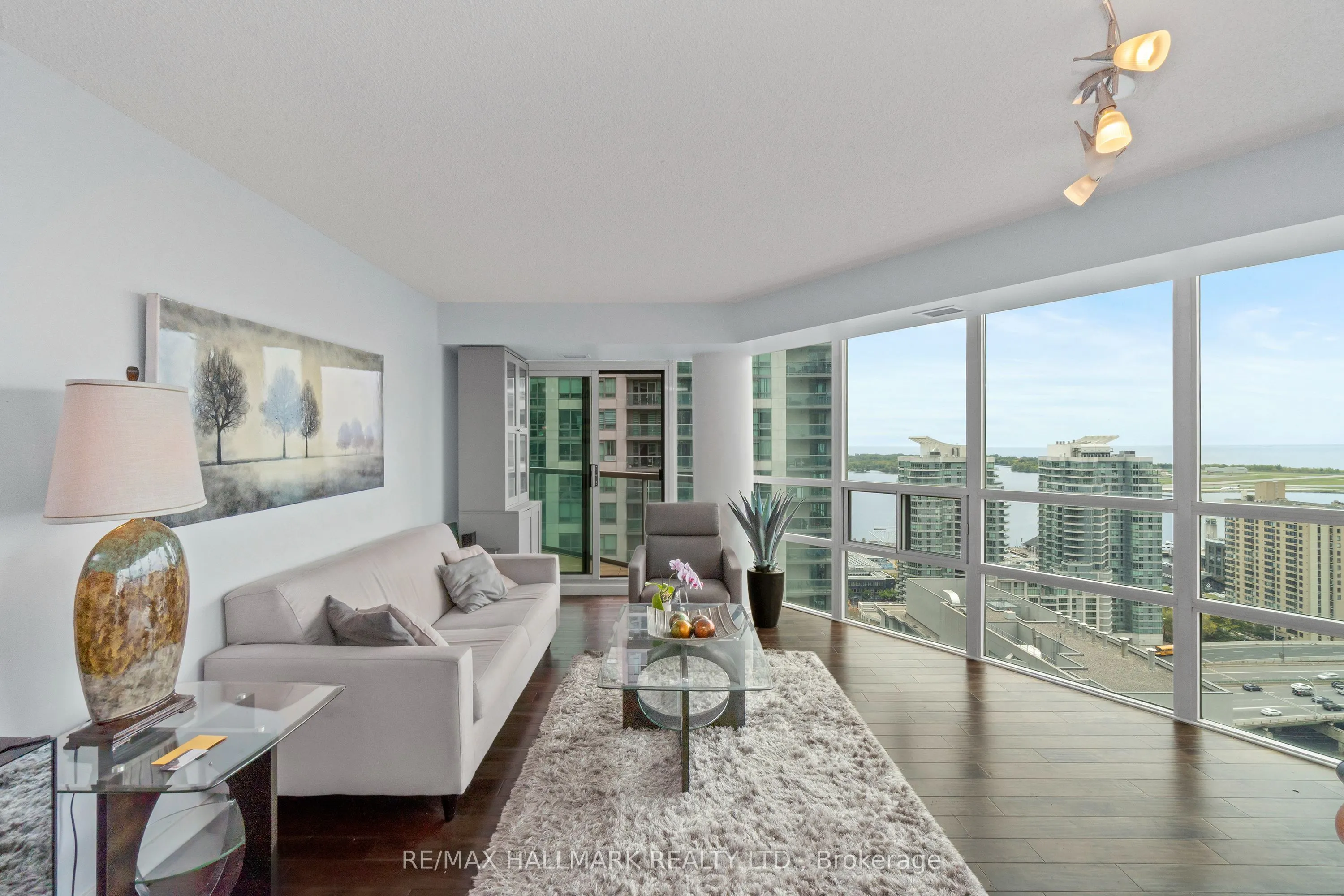 30 Grand Trunk Crescent, #3211