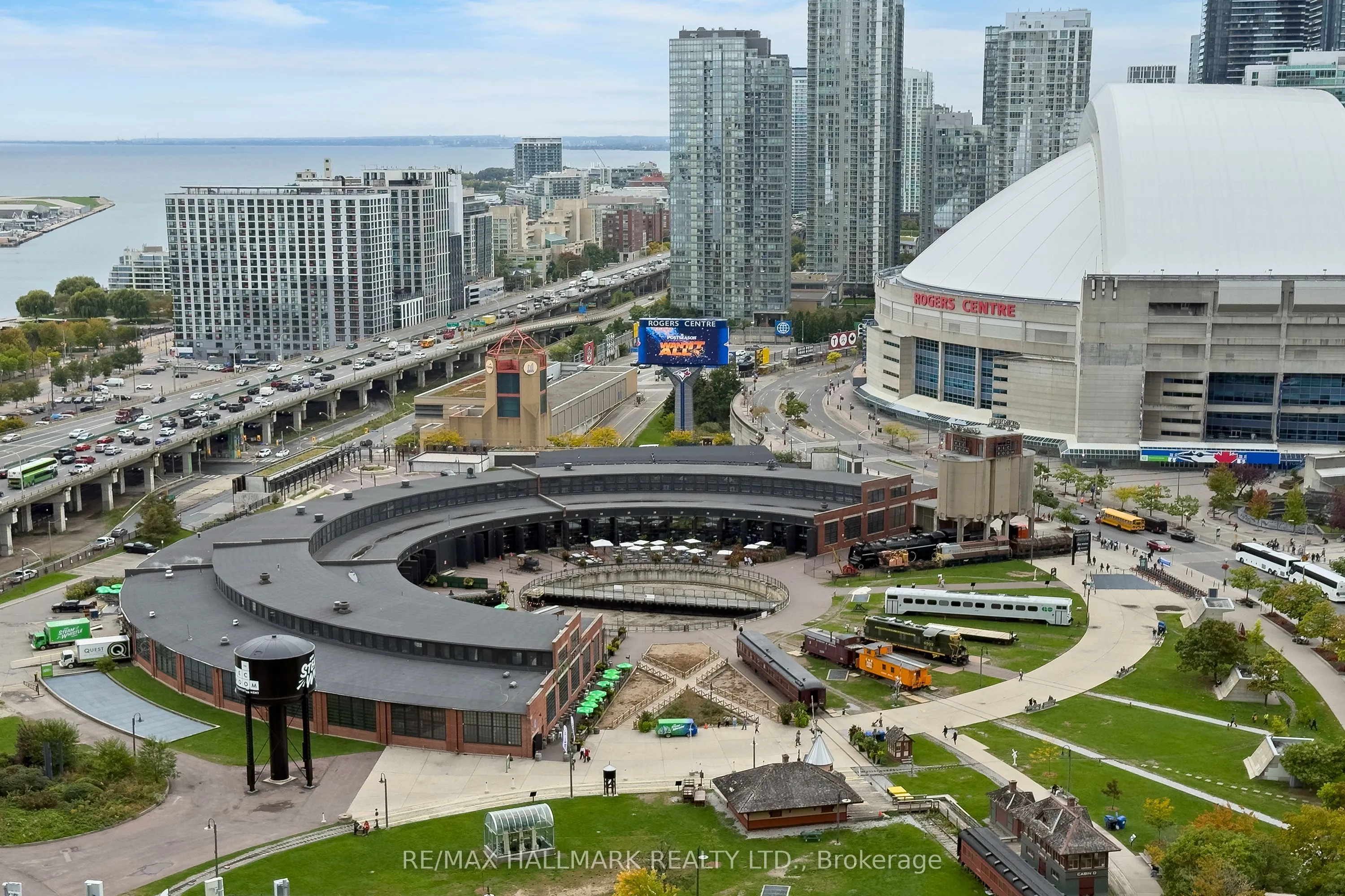 30 Grand Trunk Crescent, #3211