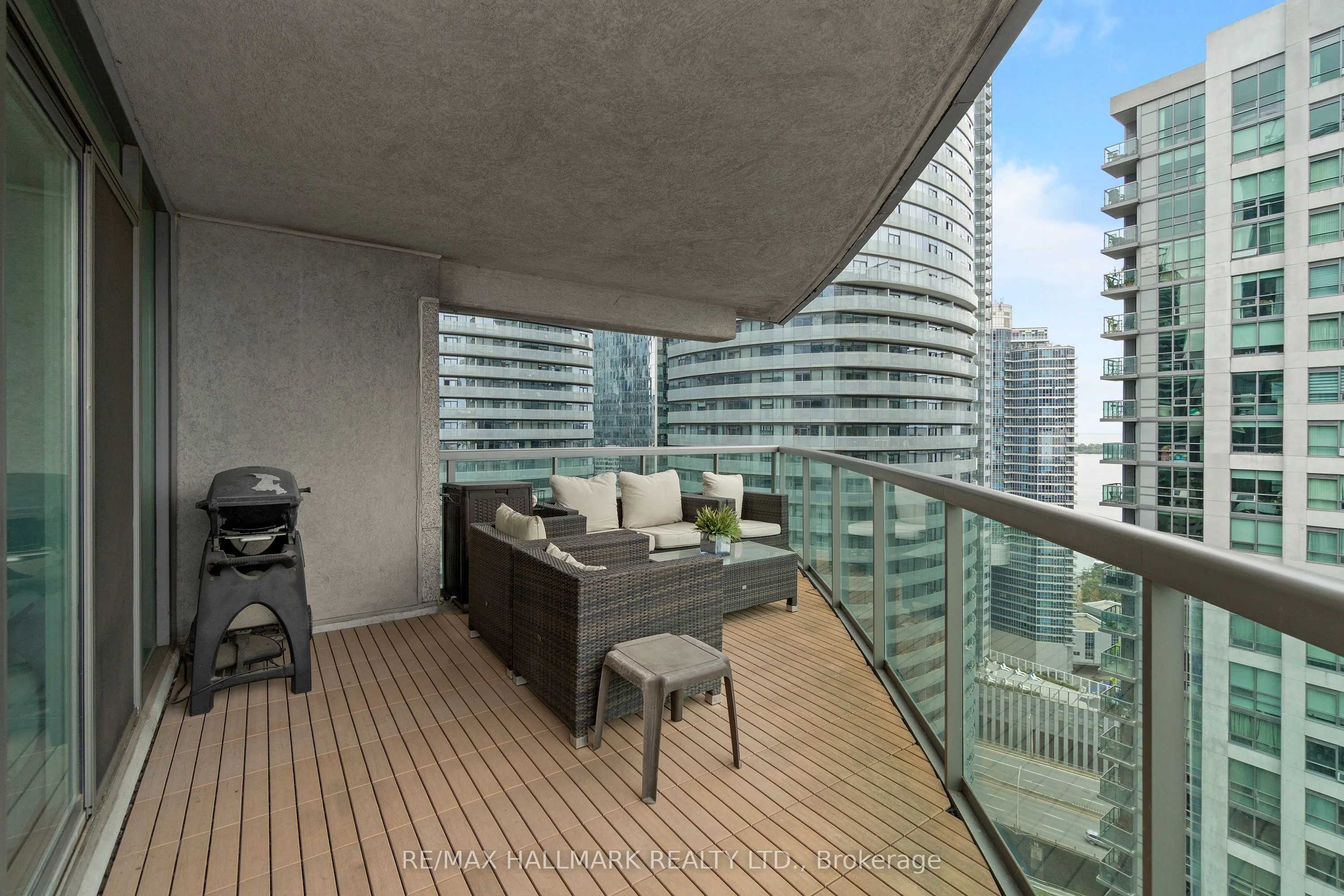30 Grand Trunk Crescent, #3211