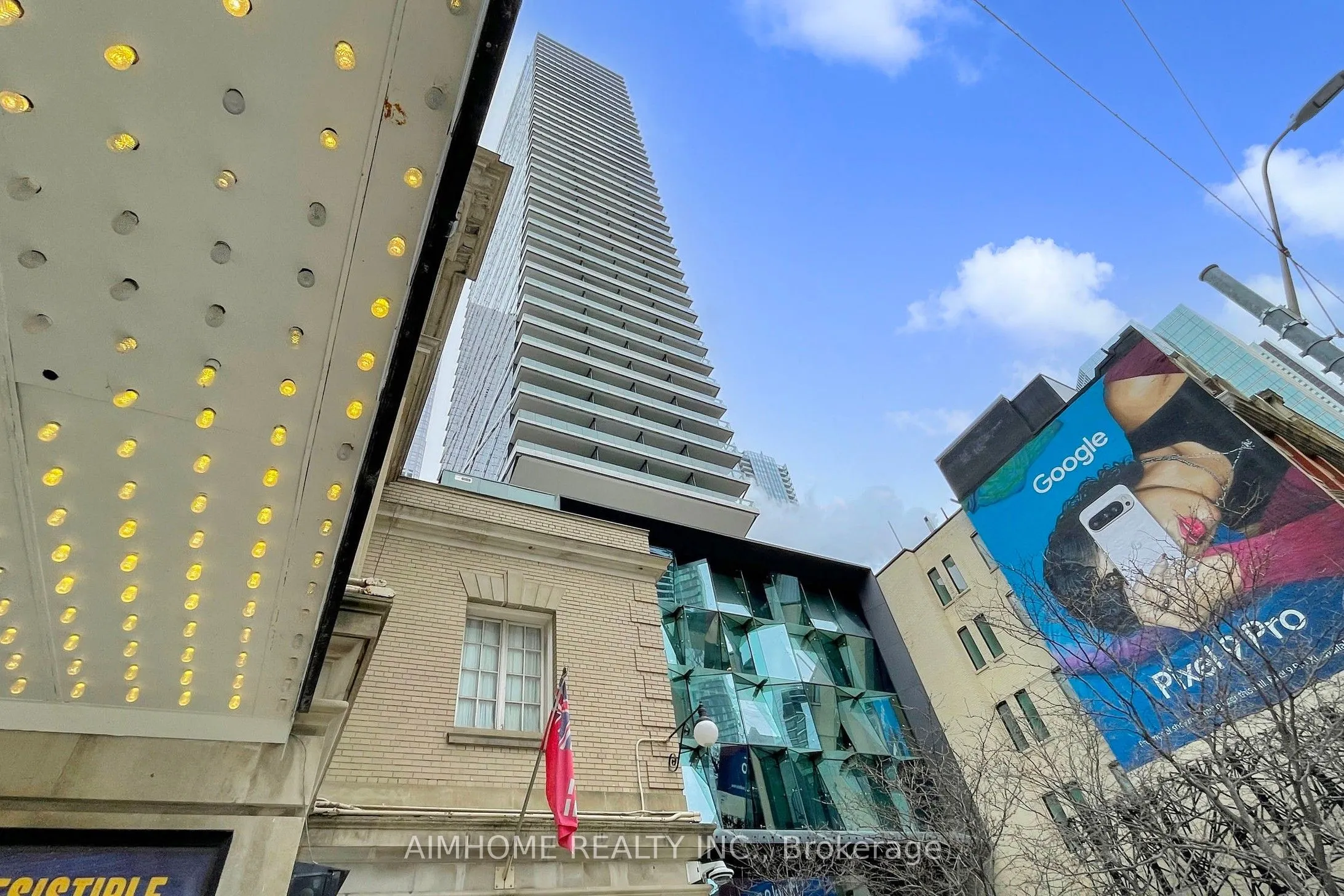 224 King Street W, #907