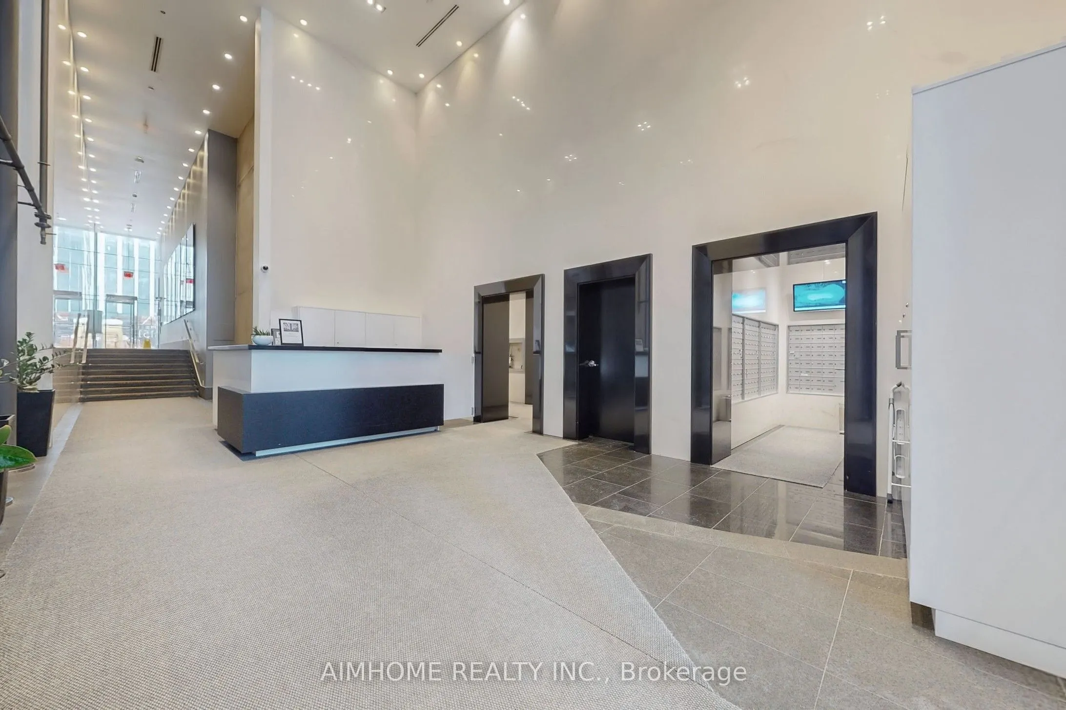 224 King Street W, #907