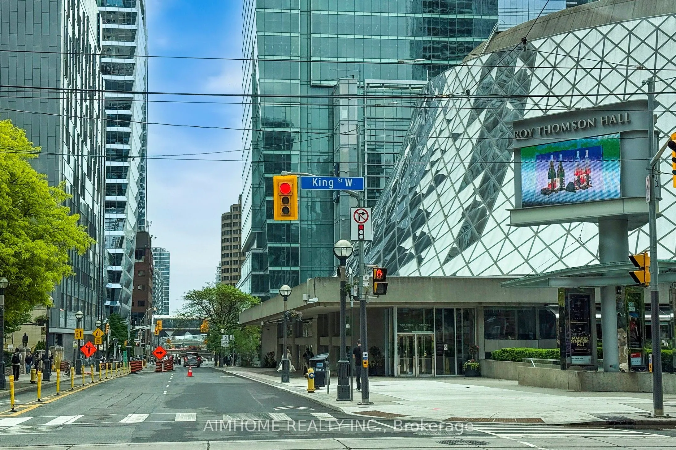 224 King Street W, #907