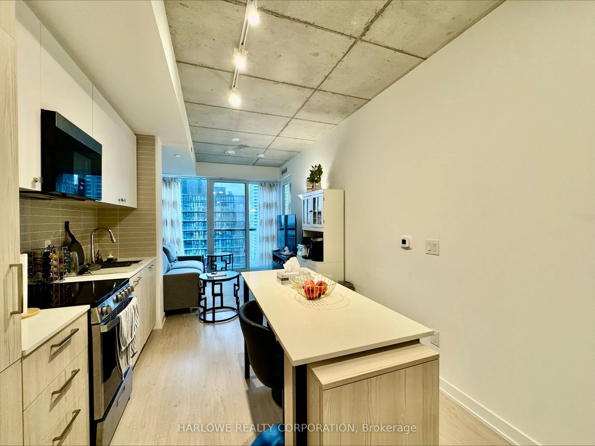 65 Mutual Street, #3003