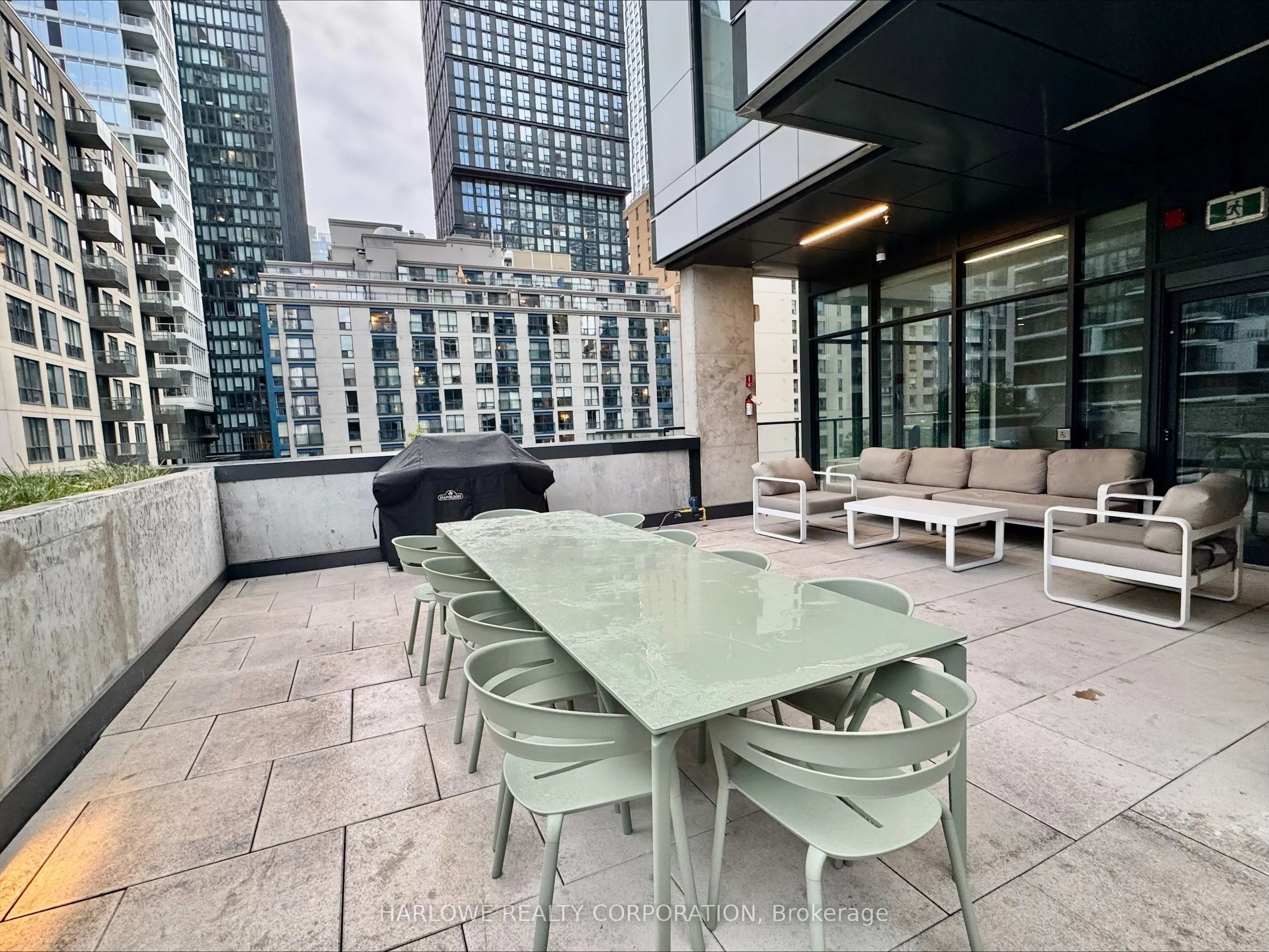 65 Mutual Street, #3003
