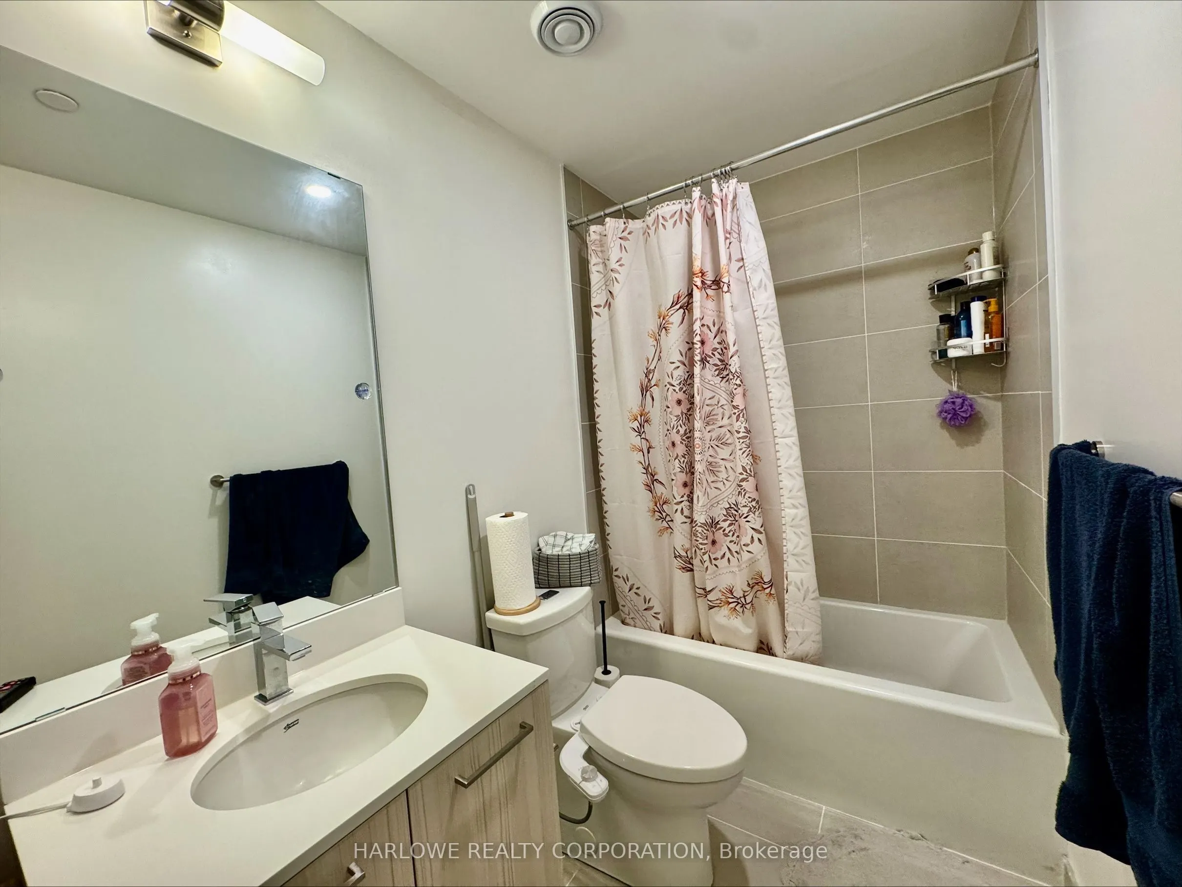 65 Mutual Street, #3003