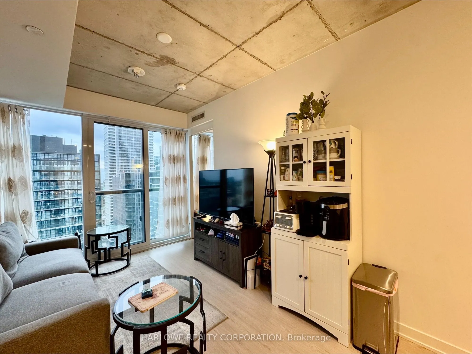 65 Mutual Street, #3003