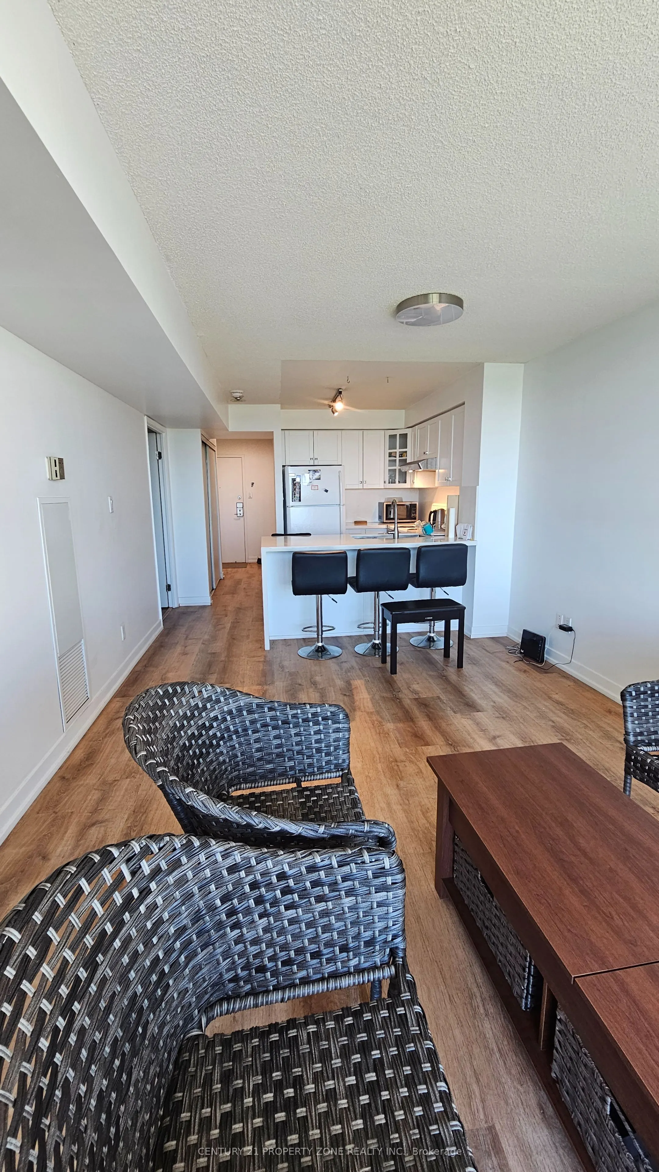 650 Queens Quay W, #911