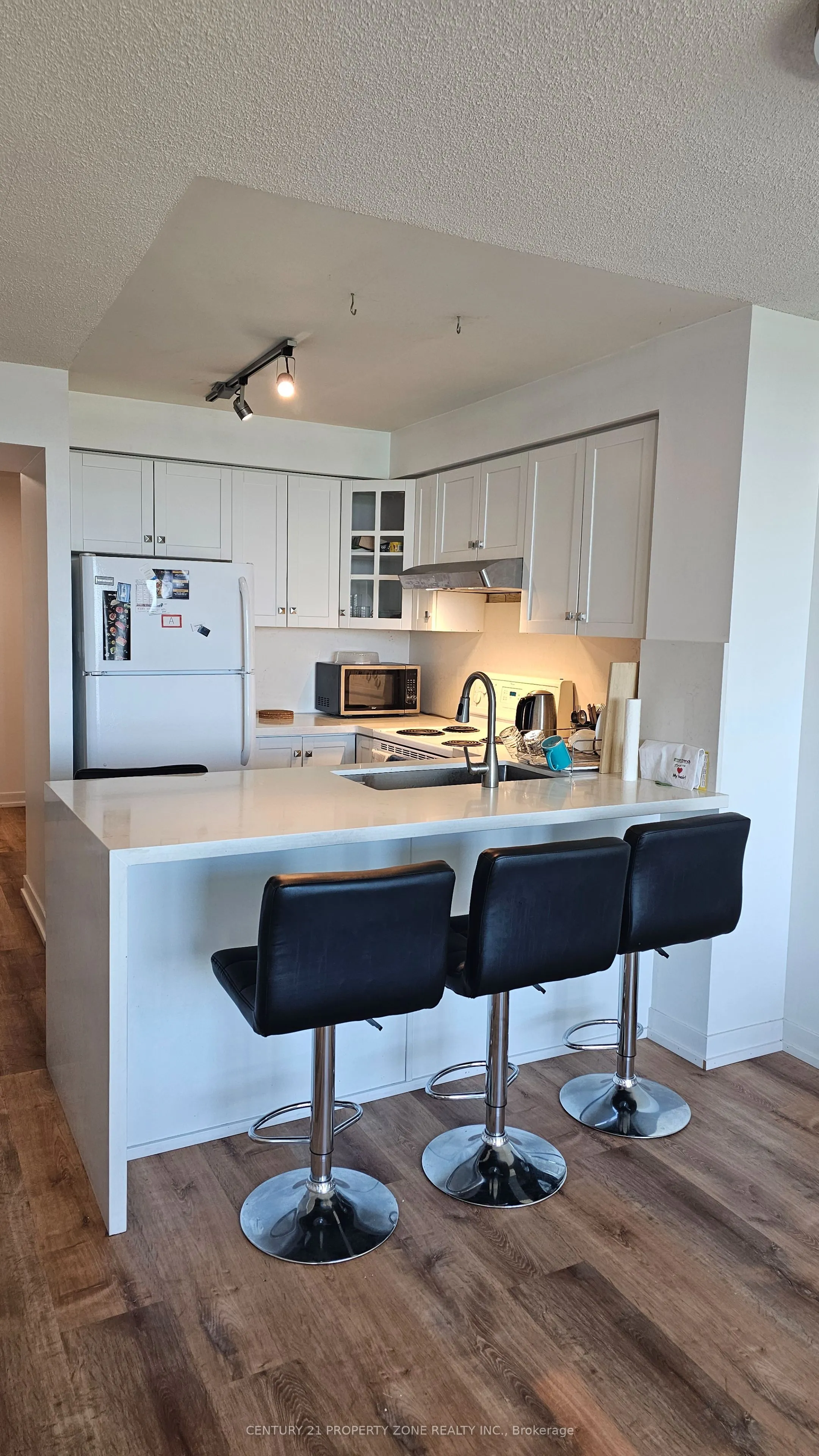650 Queens Quay W, #911