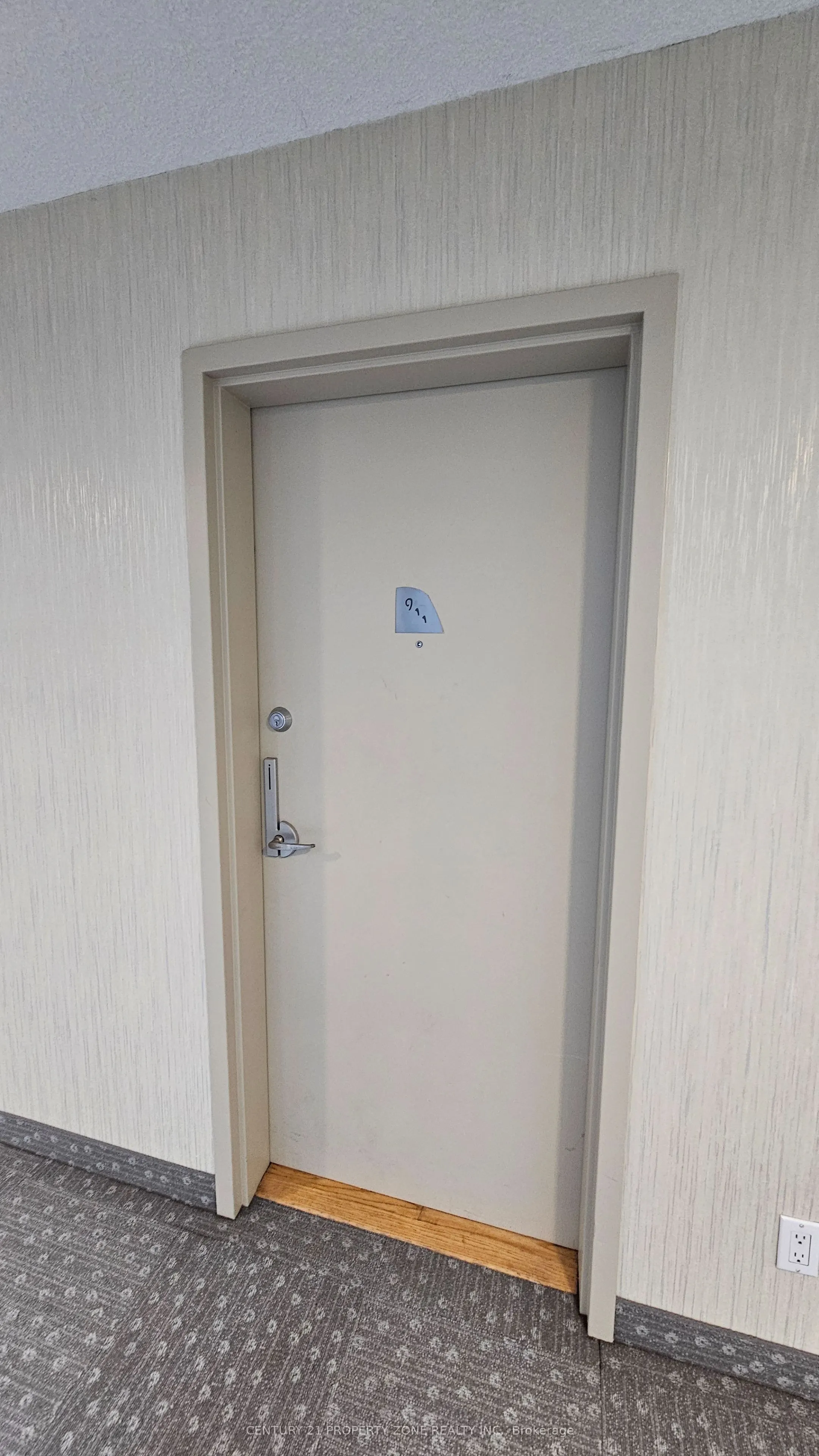 650 Queens Quay W, #911