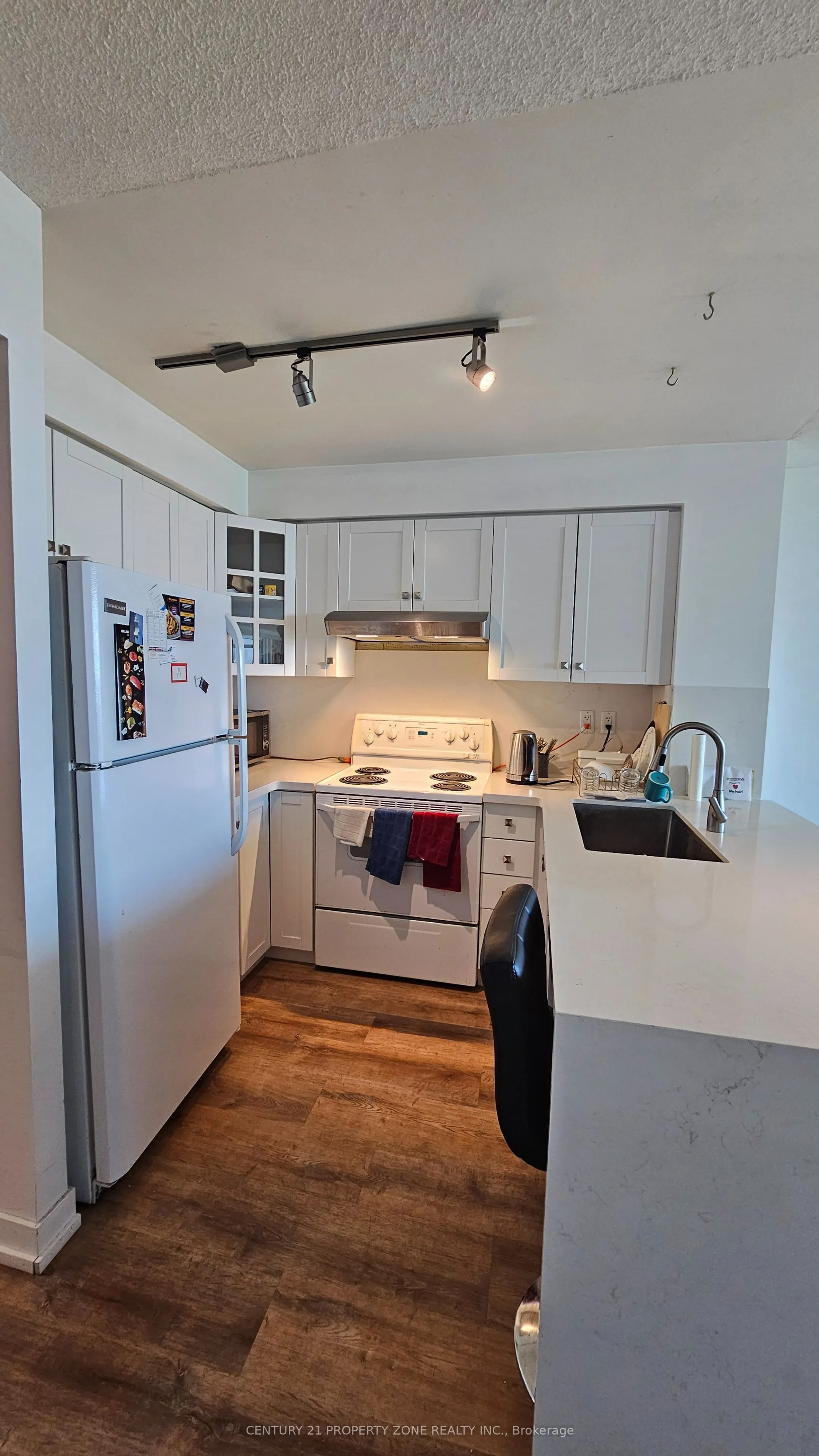 650 Queens Quay W, #911
