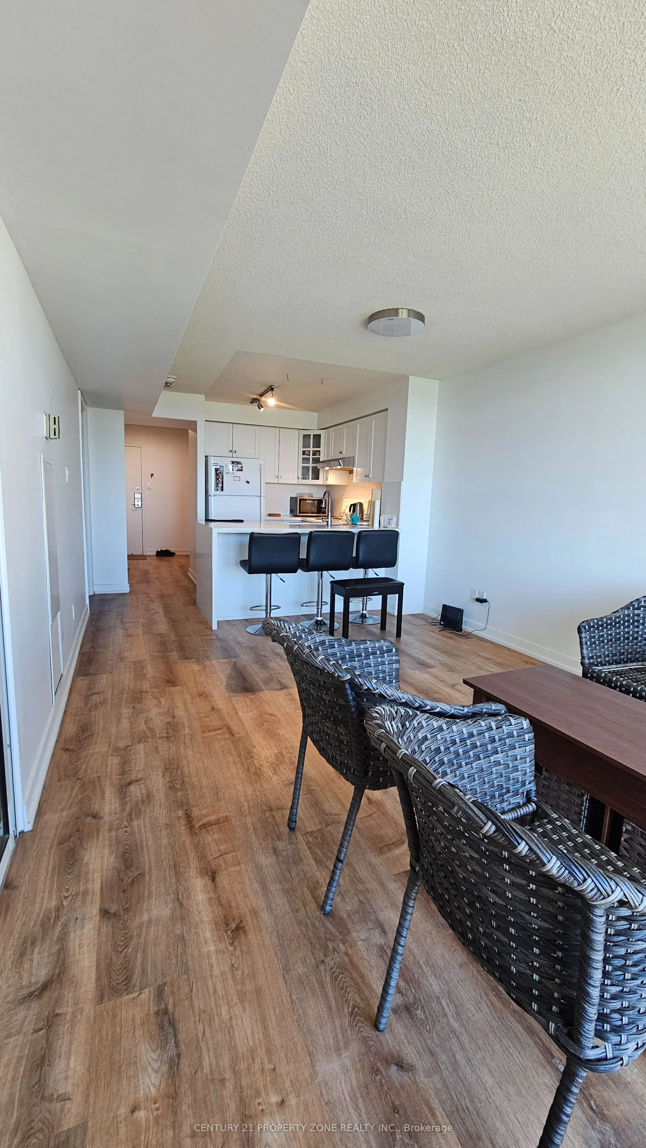650 Queens Quay W, #911