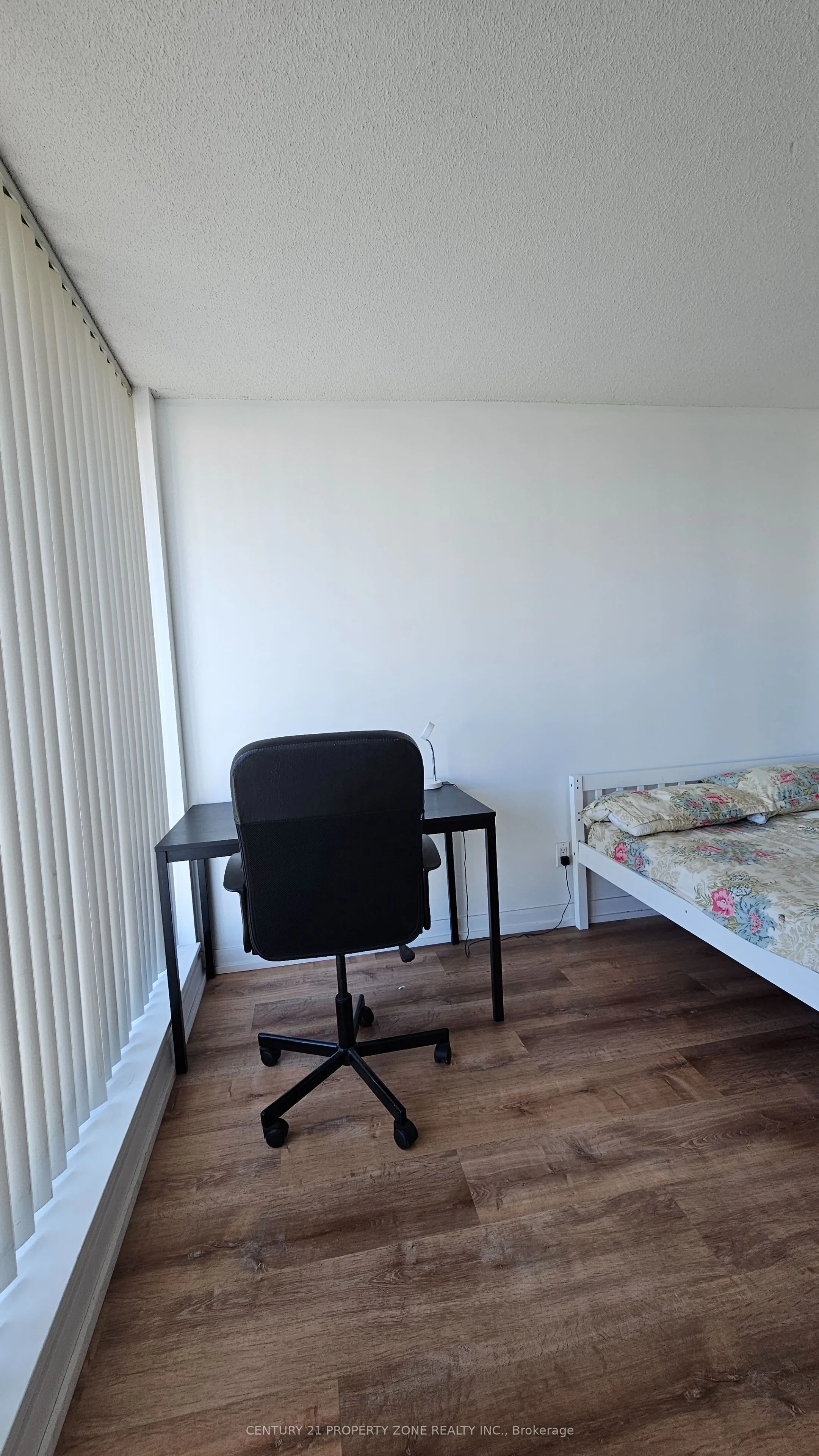 650 Queens Quay W, #911