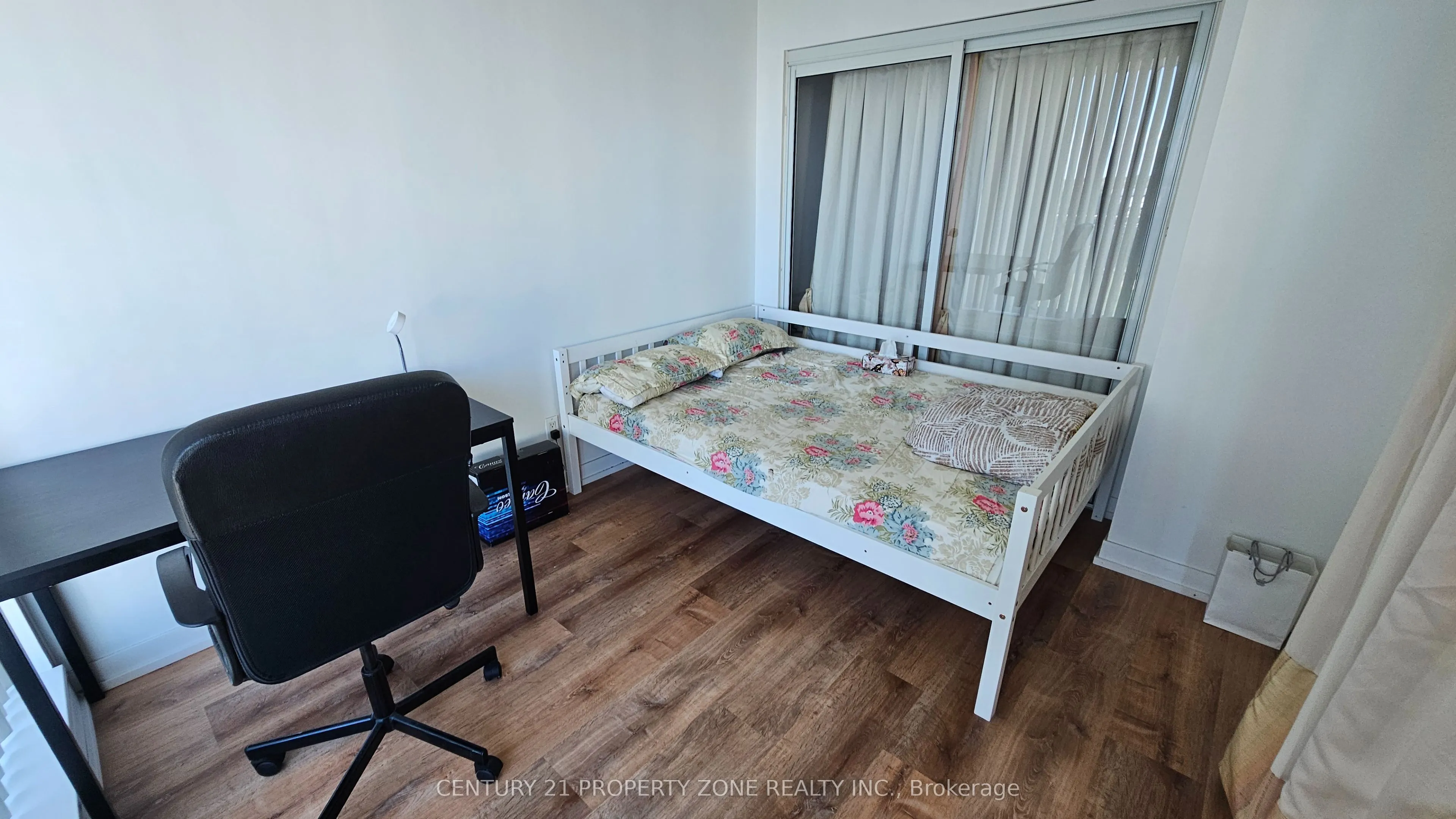 650 Queens Quay W, #911