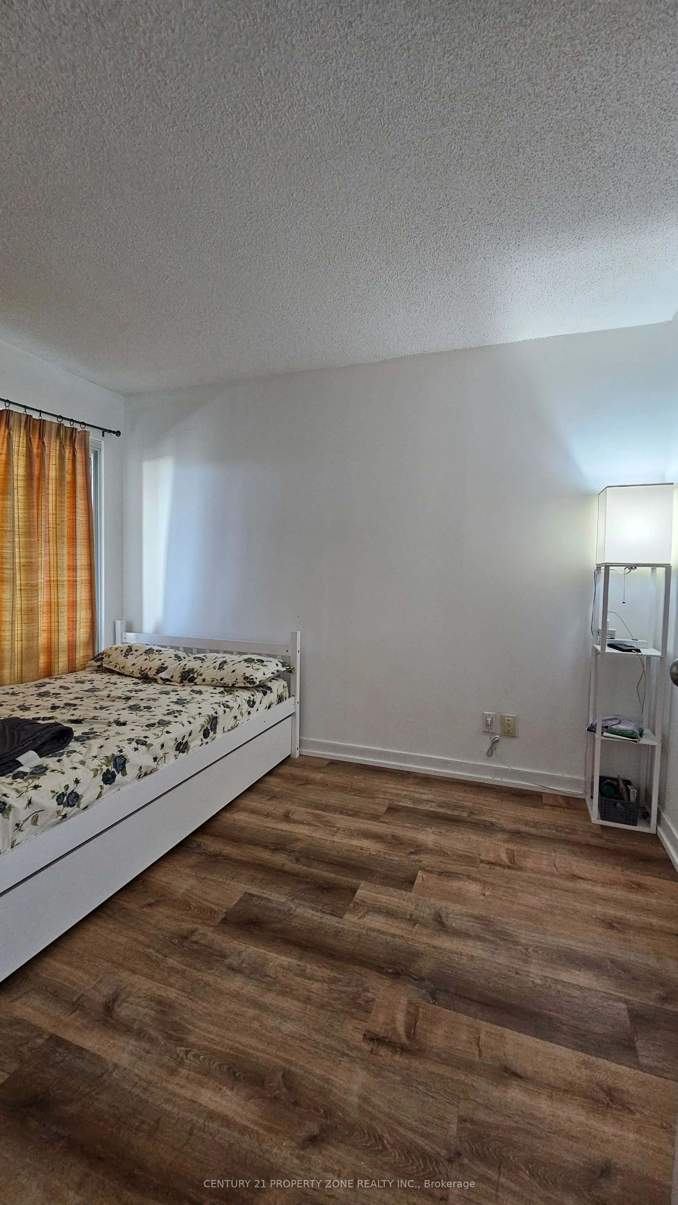 650 Queens Quay W, #911