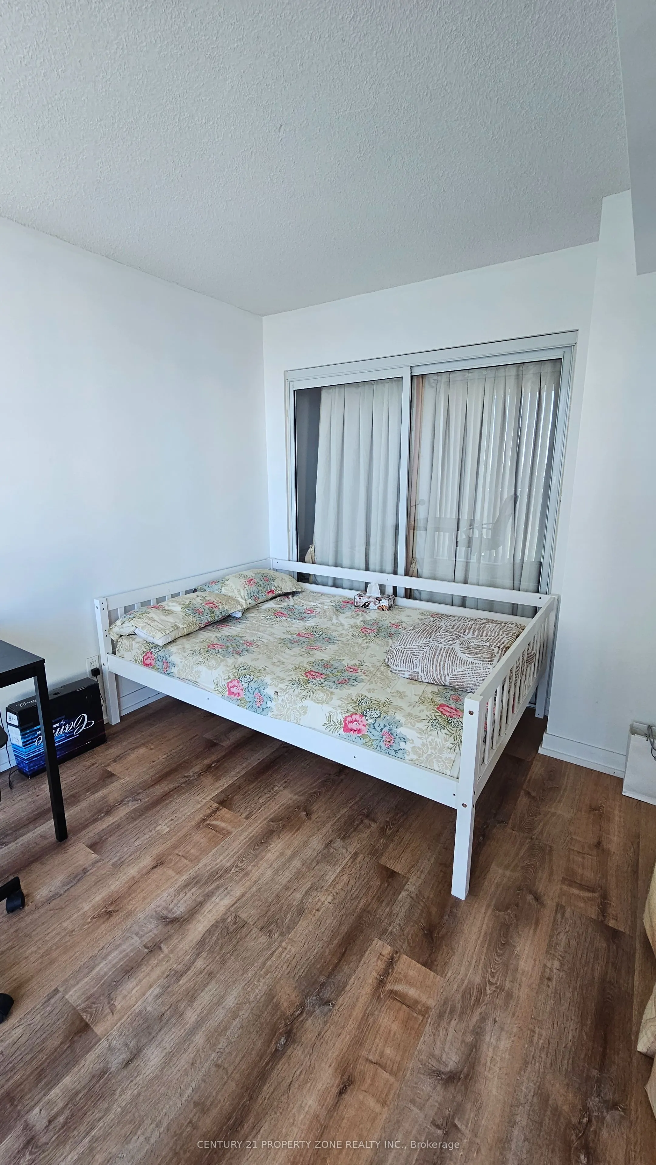 650 Queens Quay W, #911