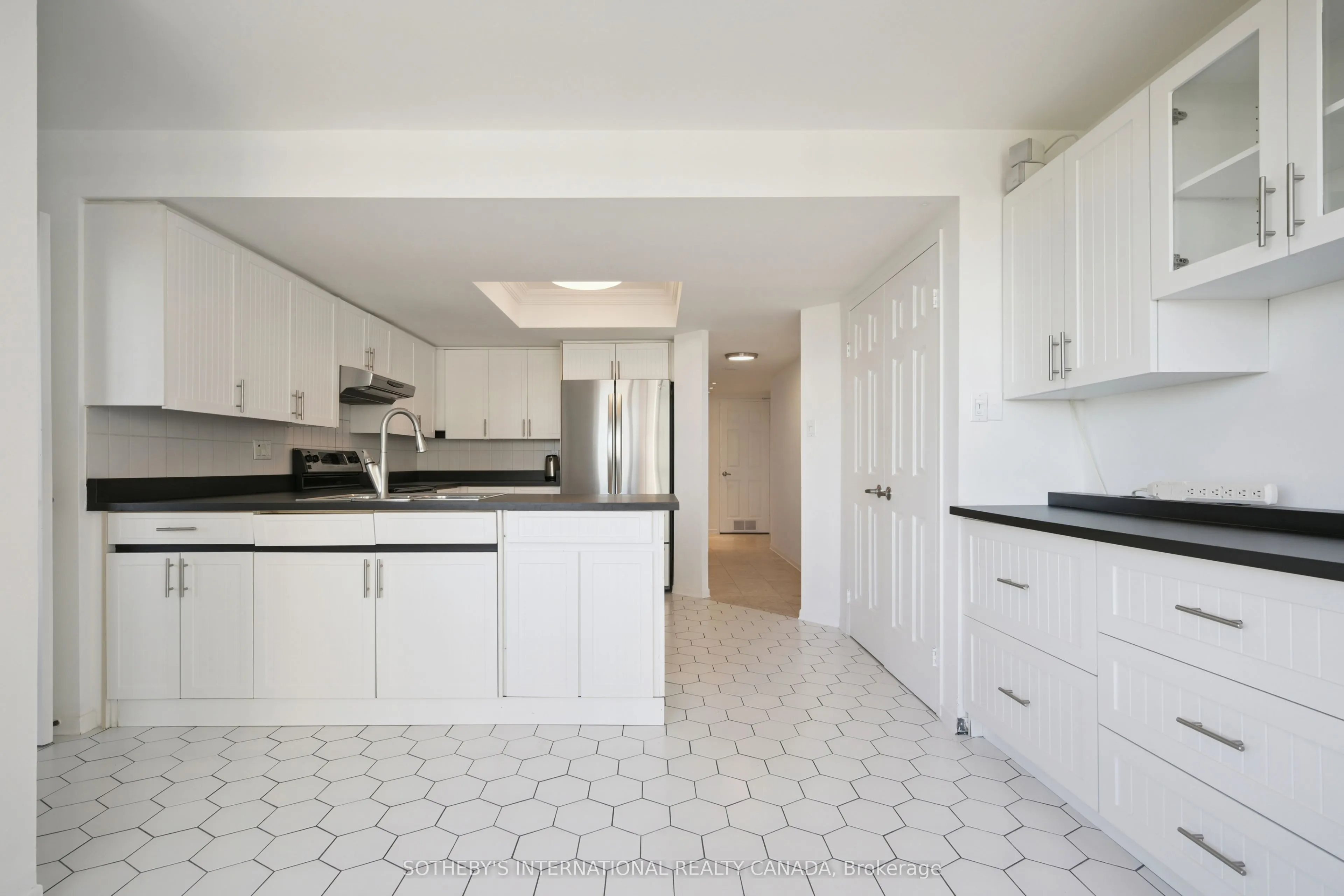 130 Carlton Street, #1104
