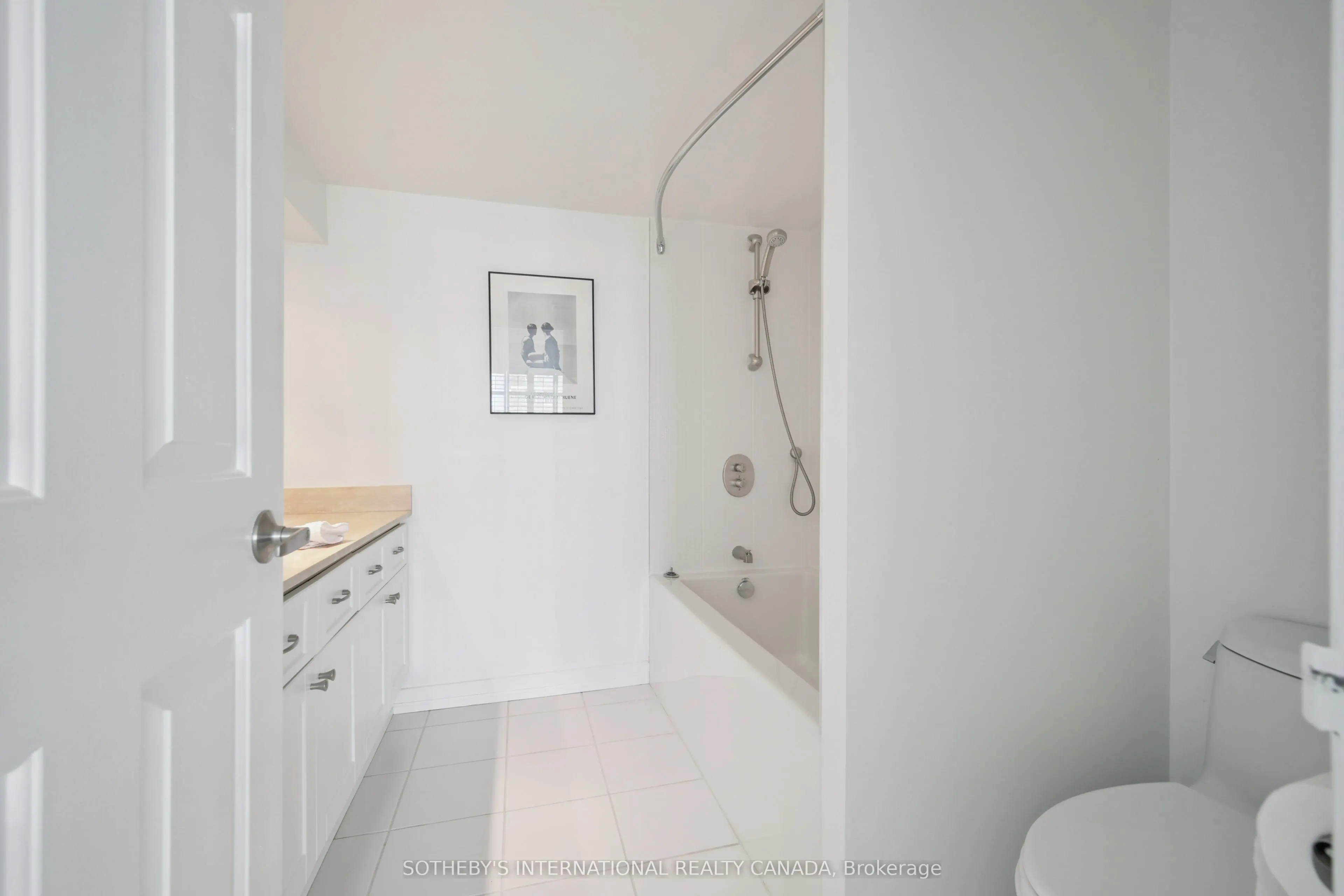 130 Carlton Street, #1104