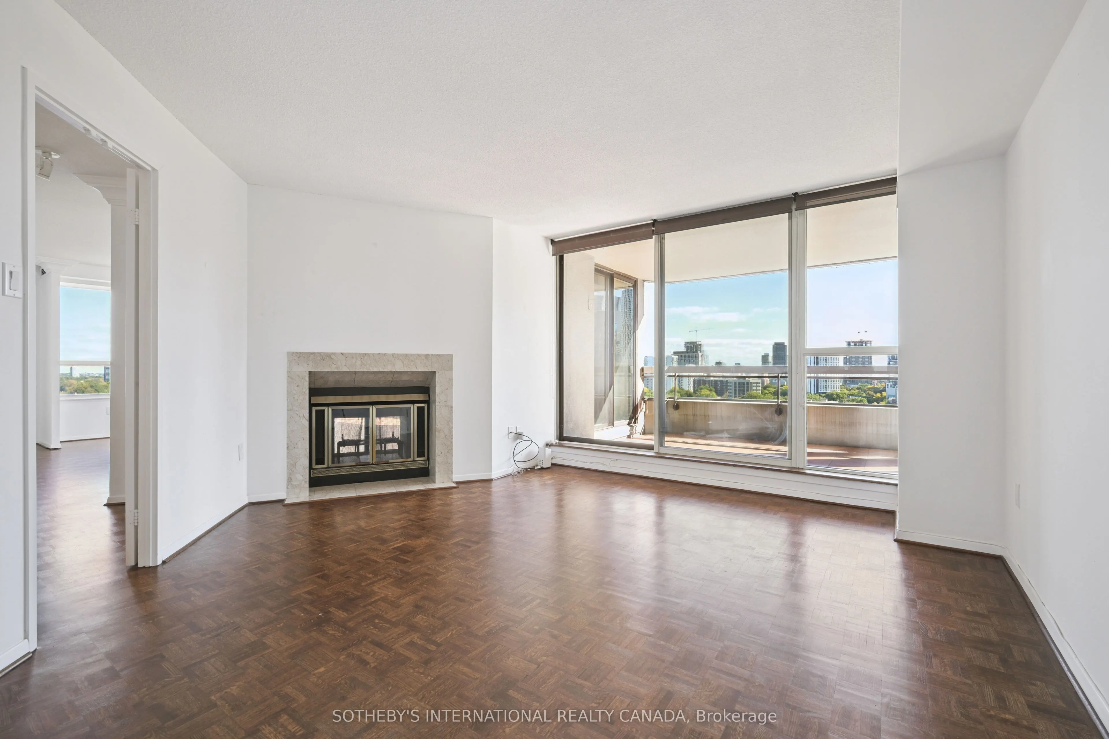 130 Carlton Street, #1104