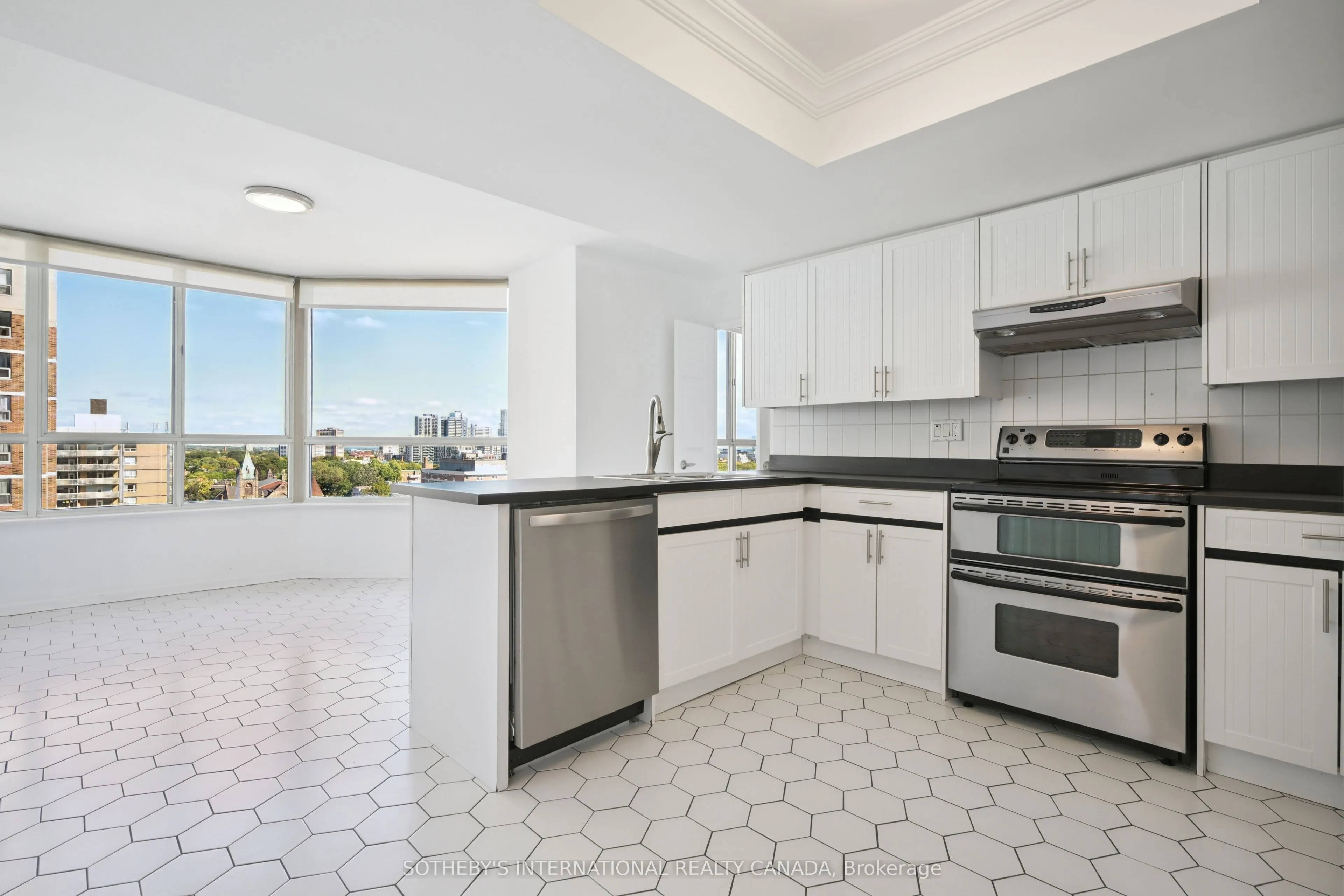 130 Carlton Street, #1104
