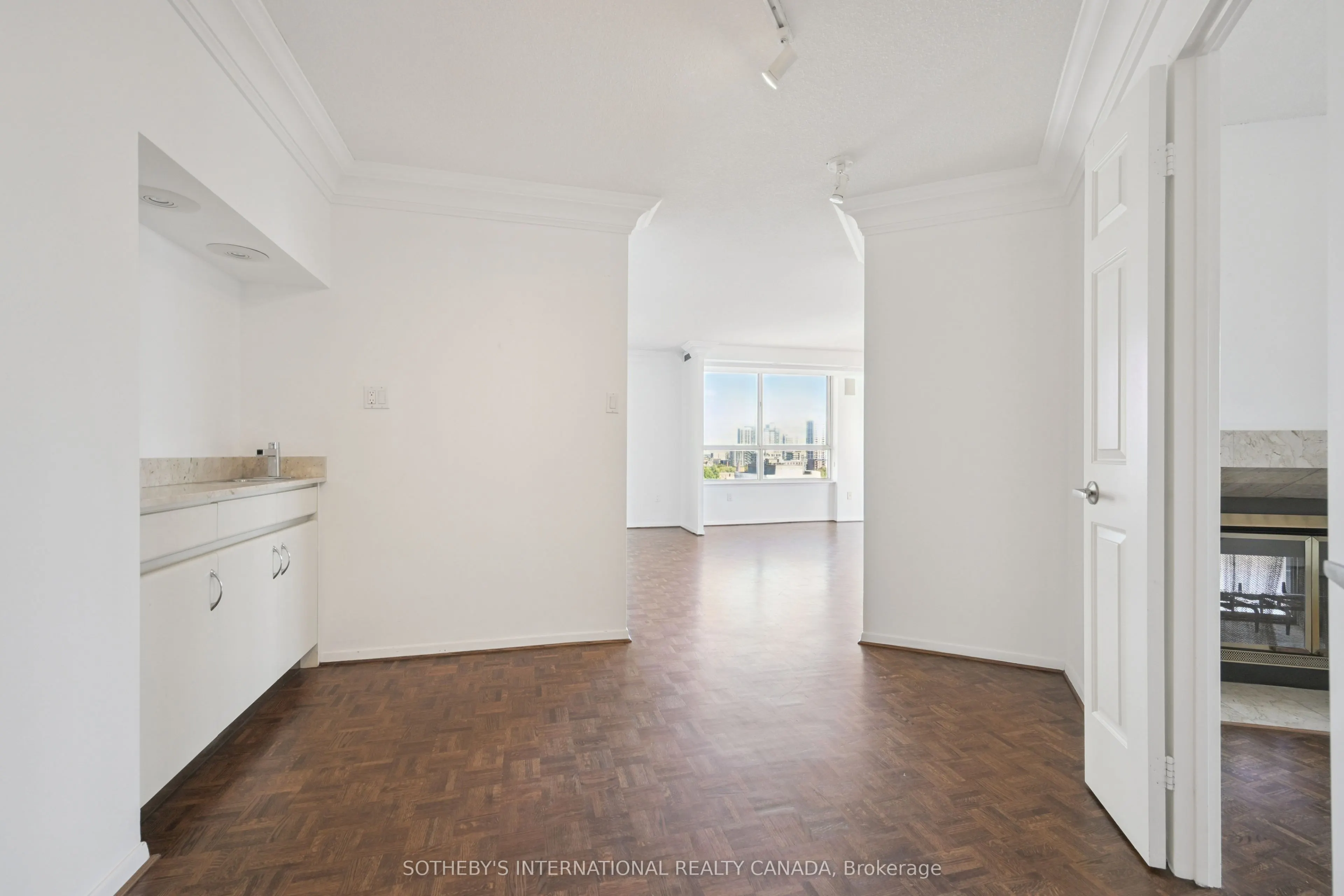 130 Carlton Street, #1104