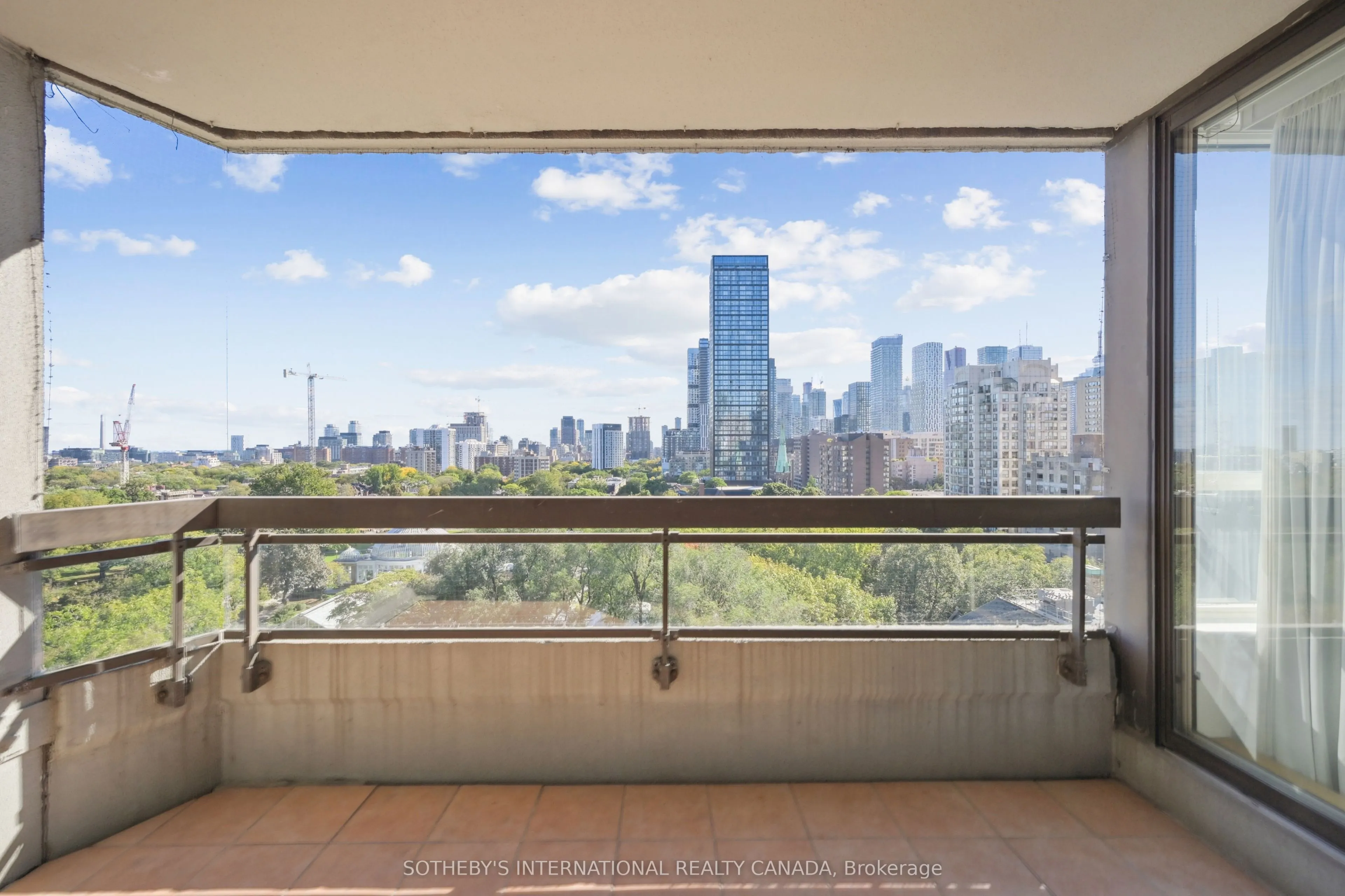 130 Carlton Street, #1104