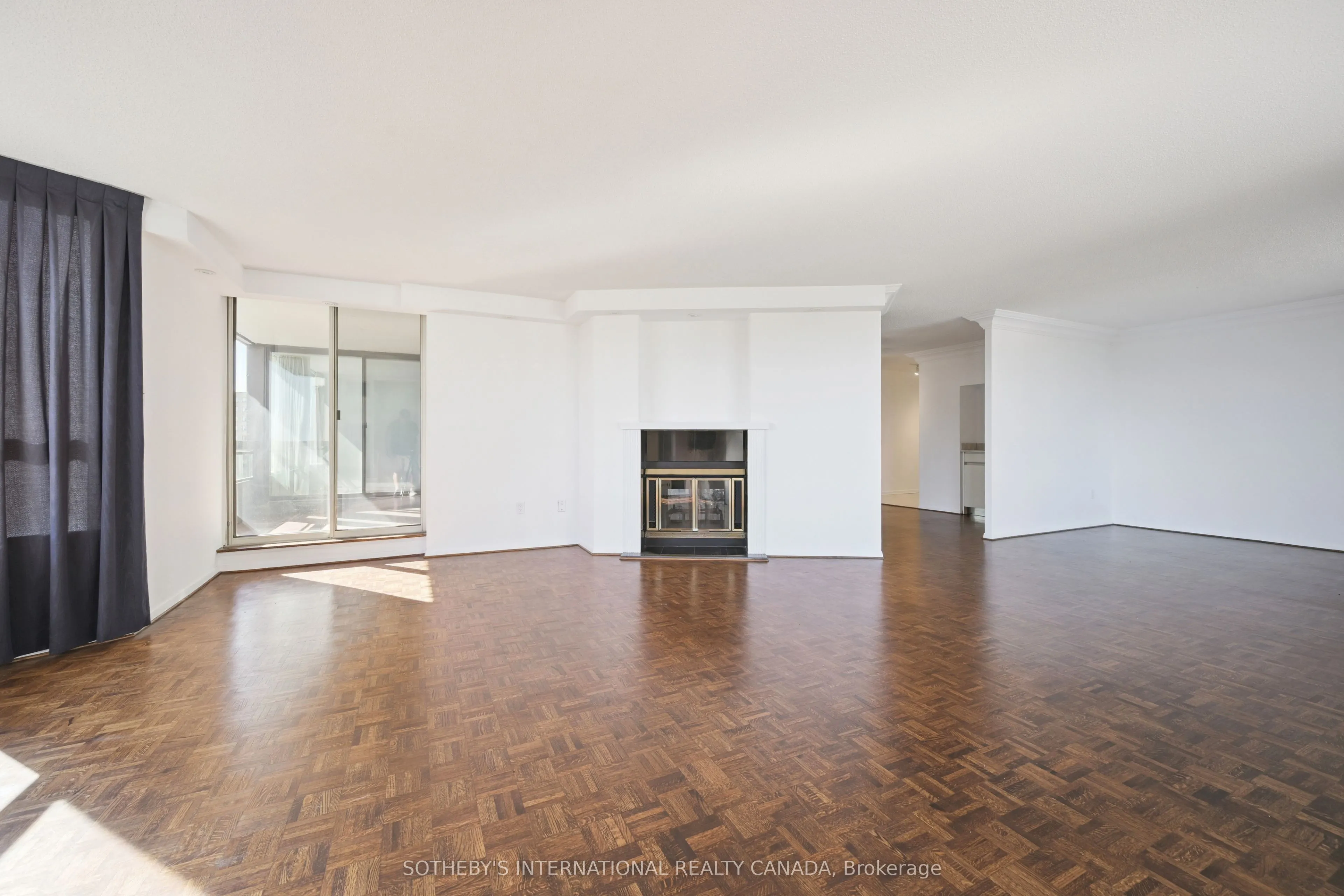 130 Carlton Street, #1104
