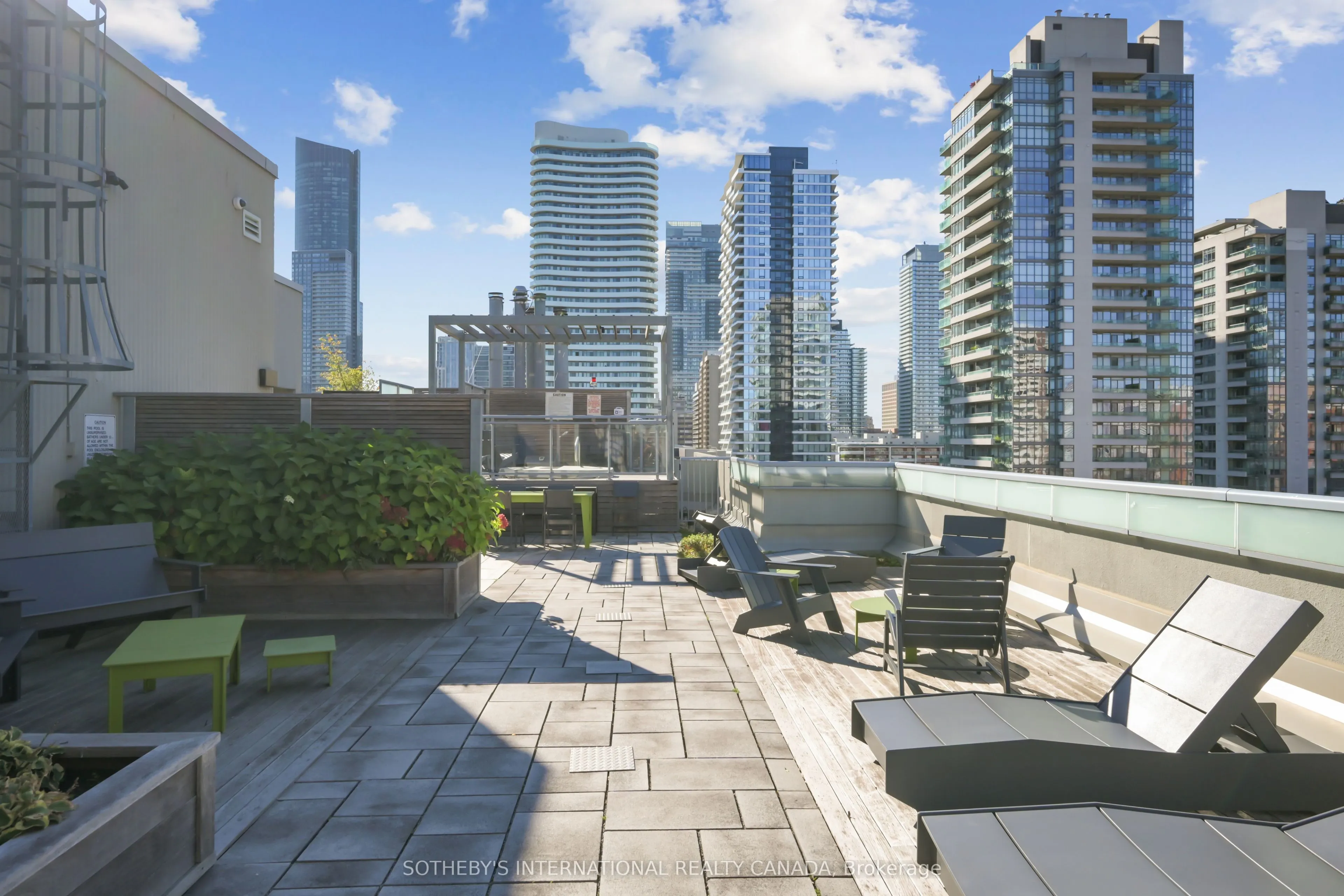 130 Carlton Street, #1104