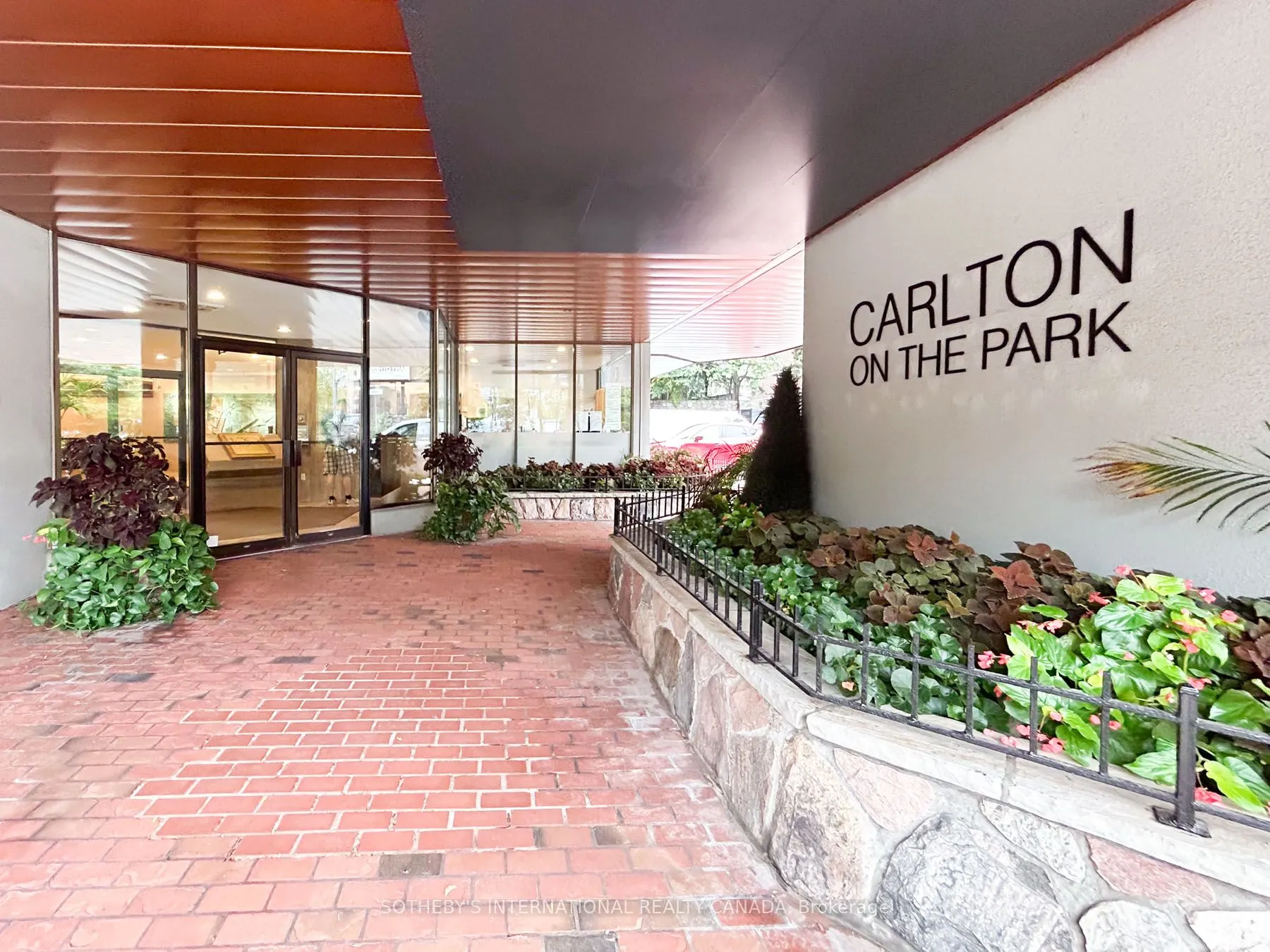 130 Carlton Street, #1104