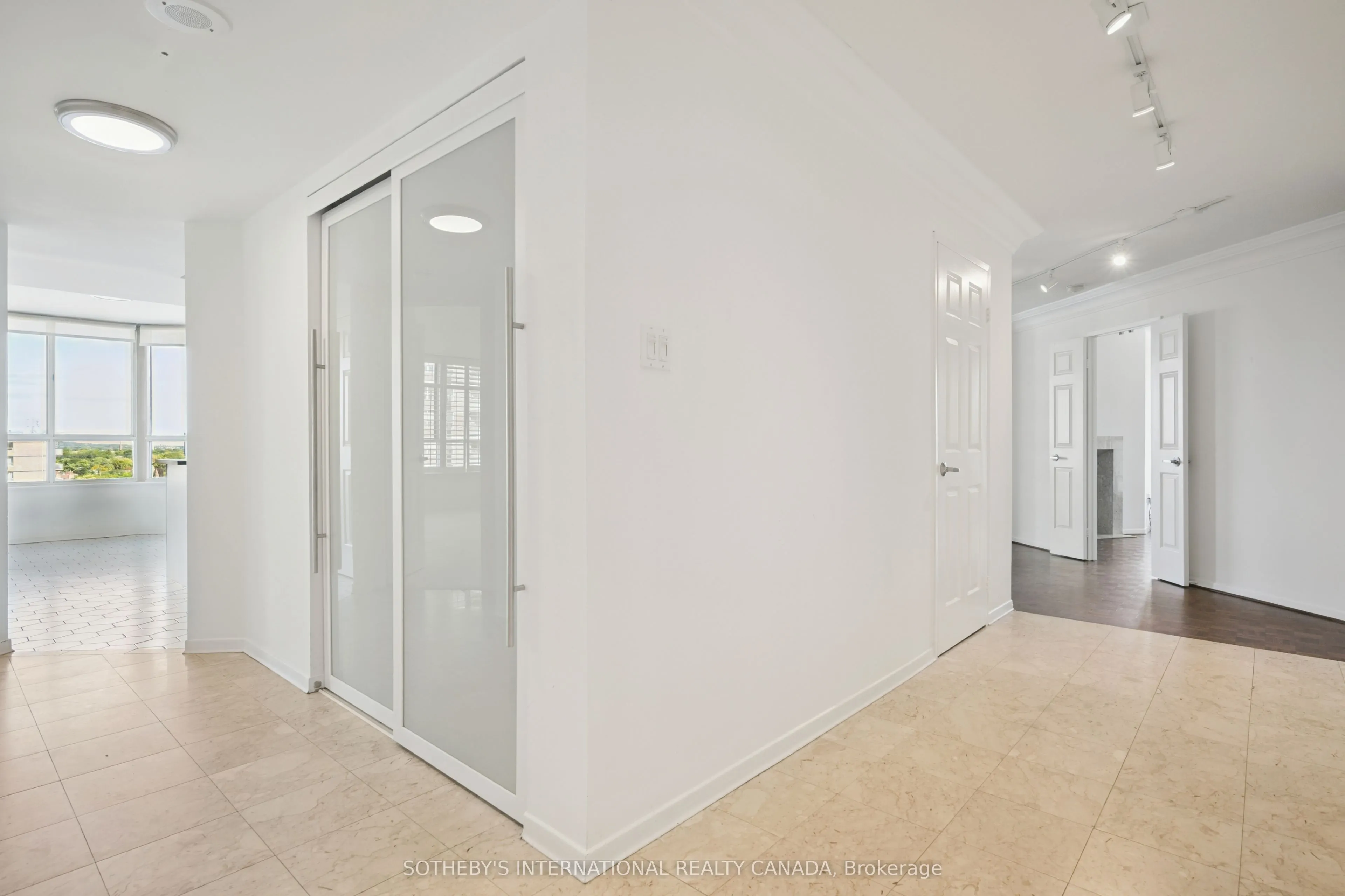 130 Carlton Street, #1104