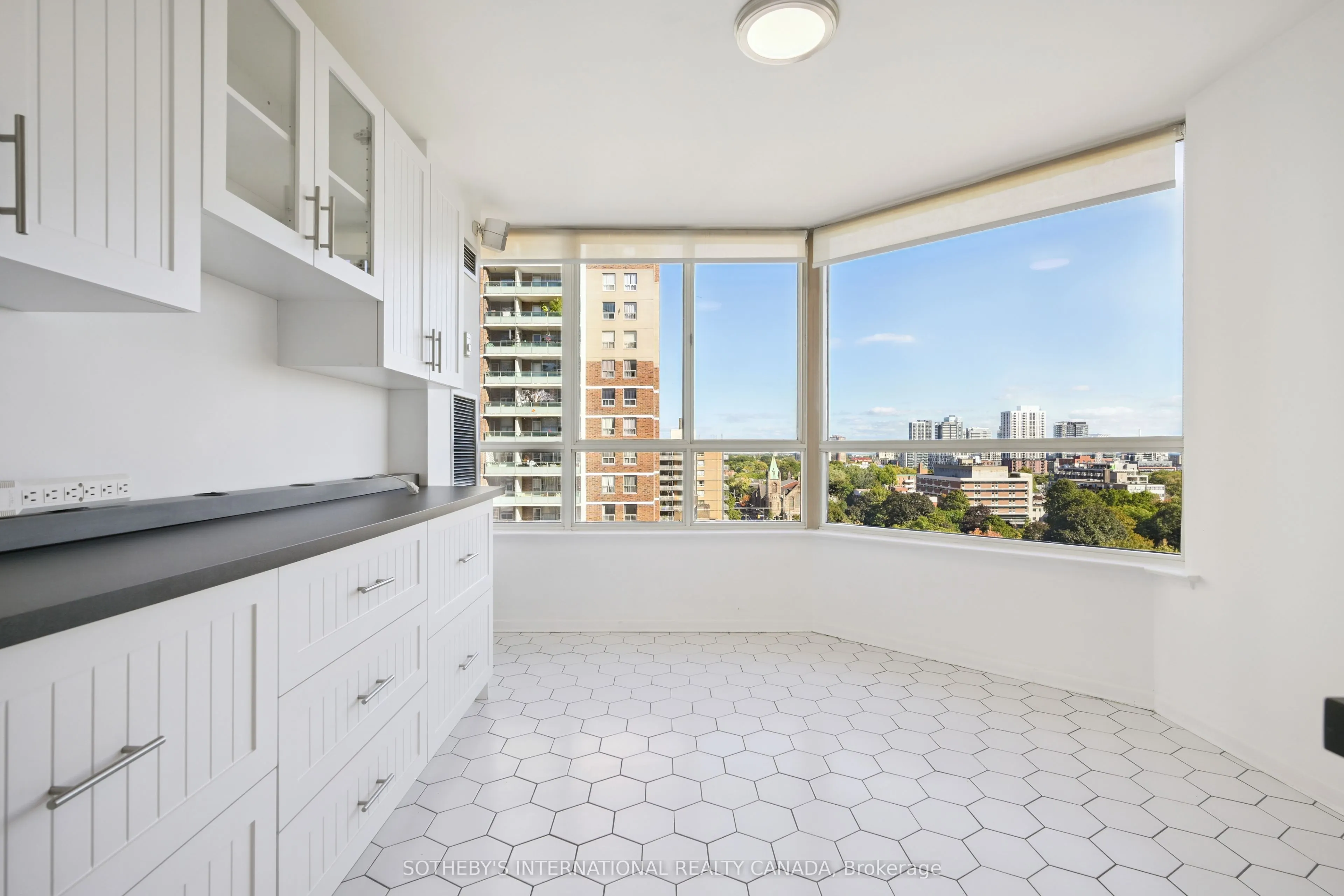 130 Carlton Street, #1104