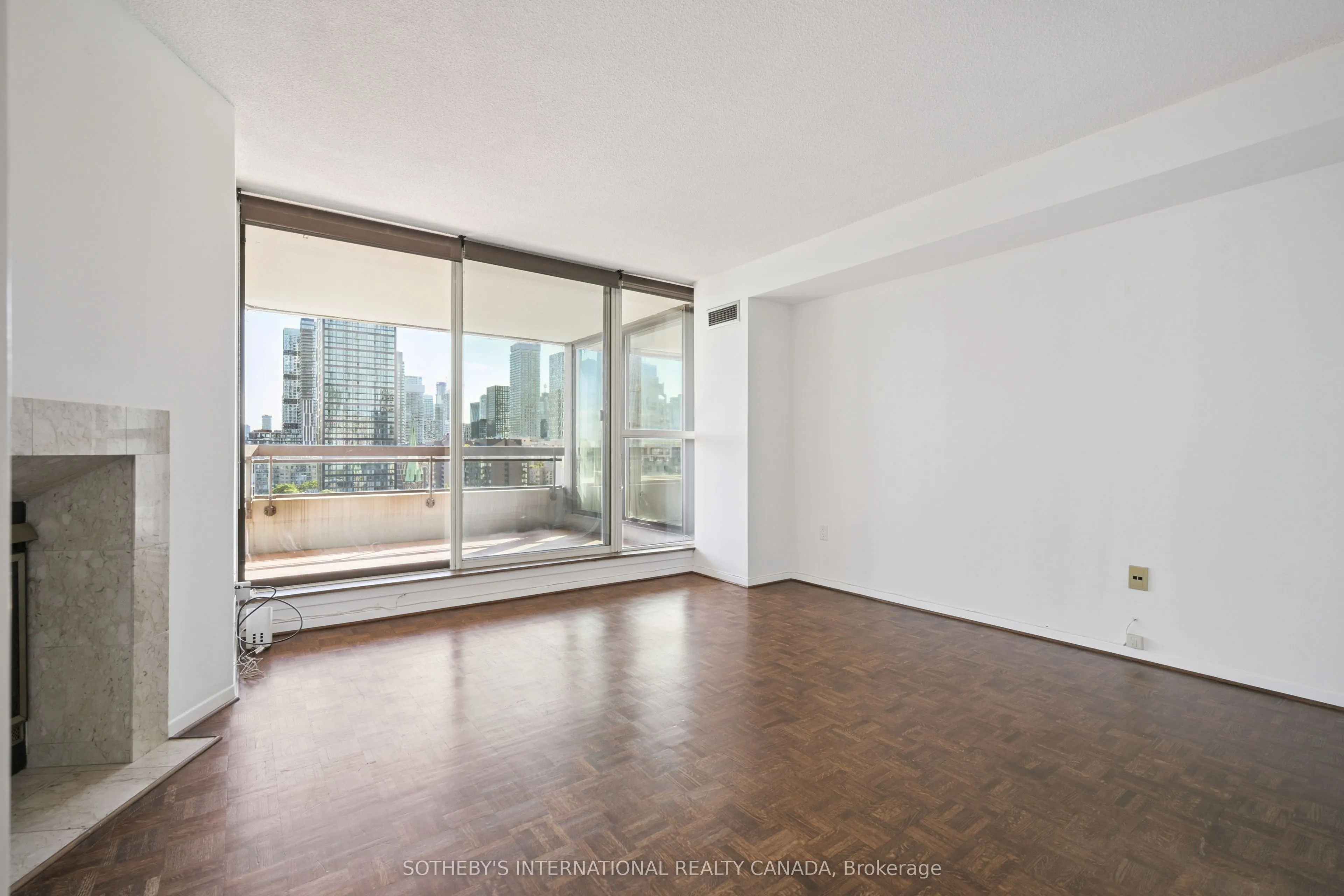 130 Carlton Street, #1104