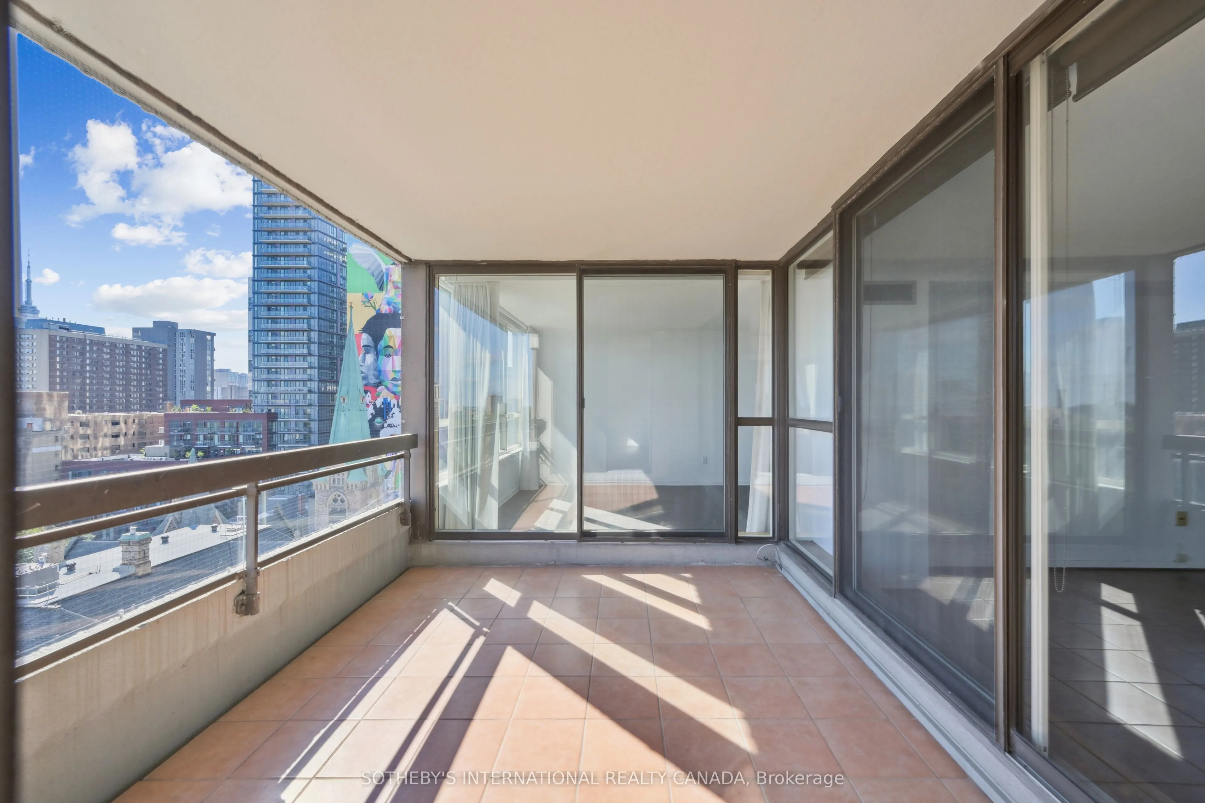 130 Carlton Street, #1104
