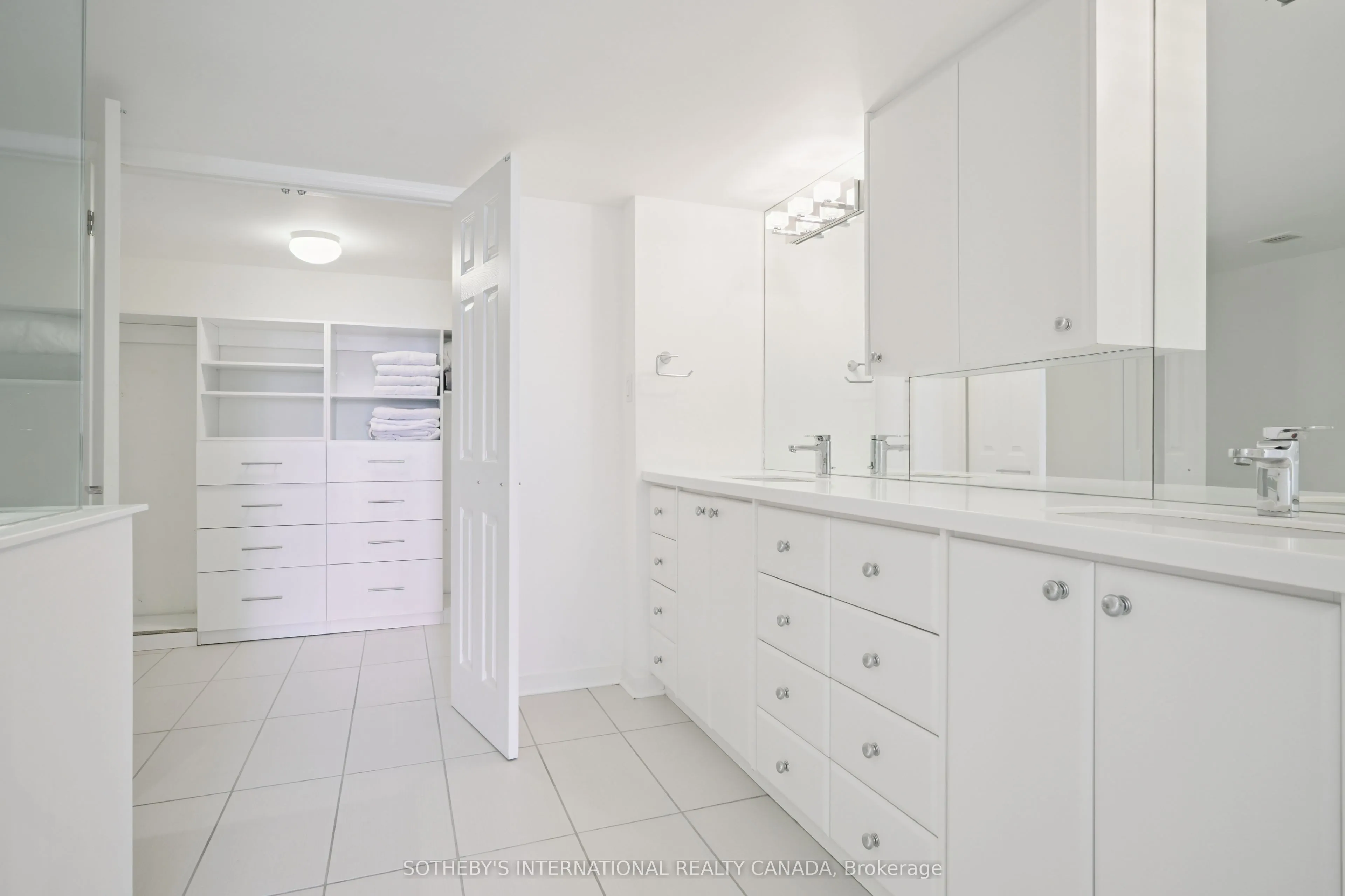 130 Carlton Street, #1104