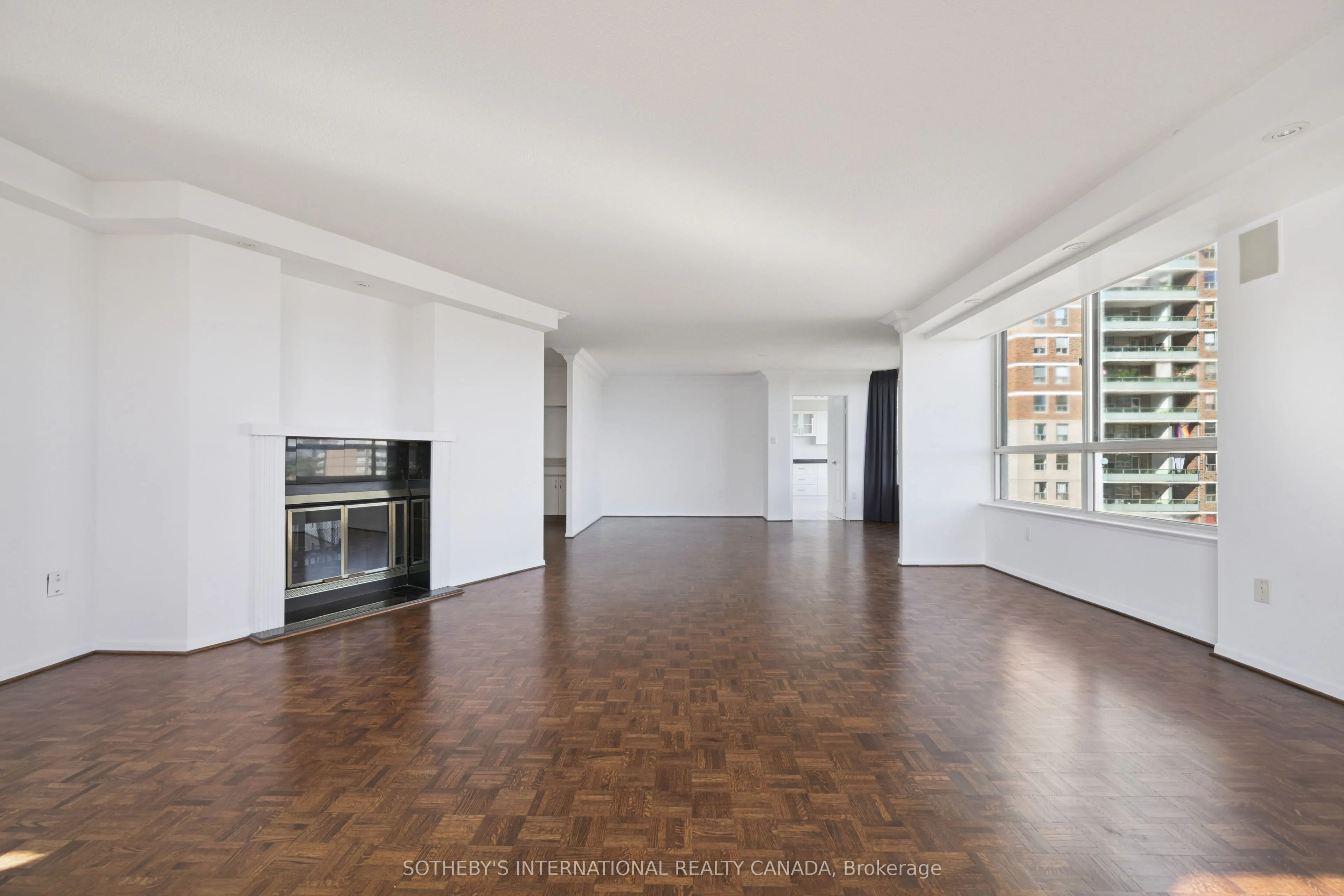 130 Carlton Street, #1104