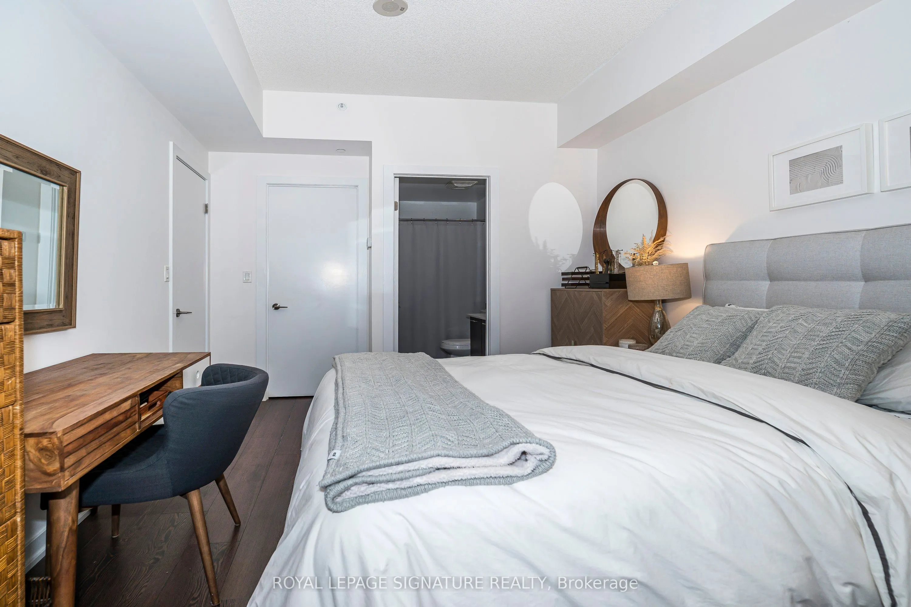 20 Bruyeres Mews, #TH05