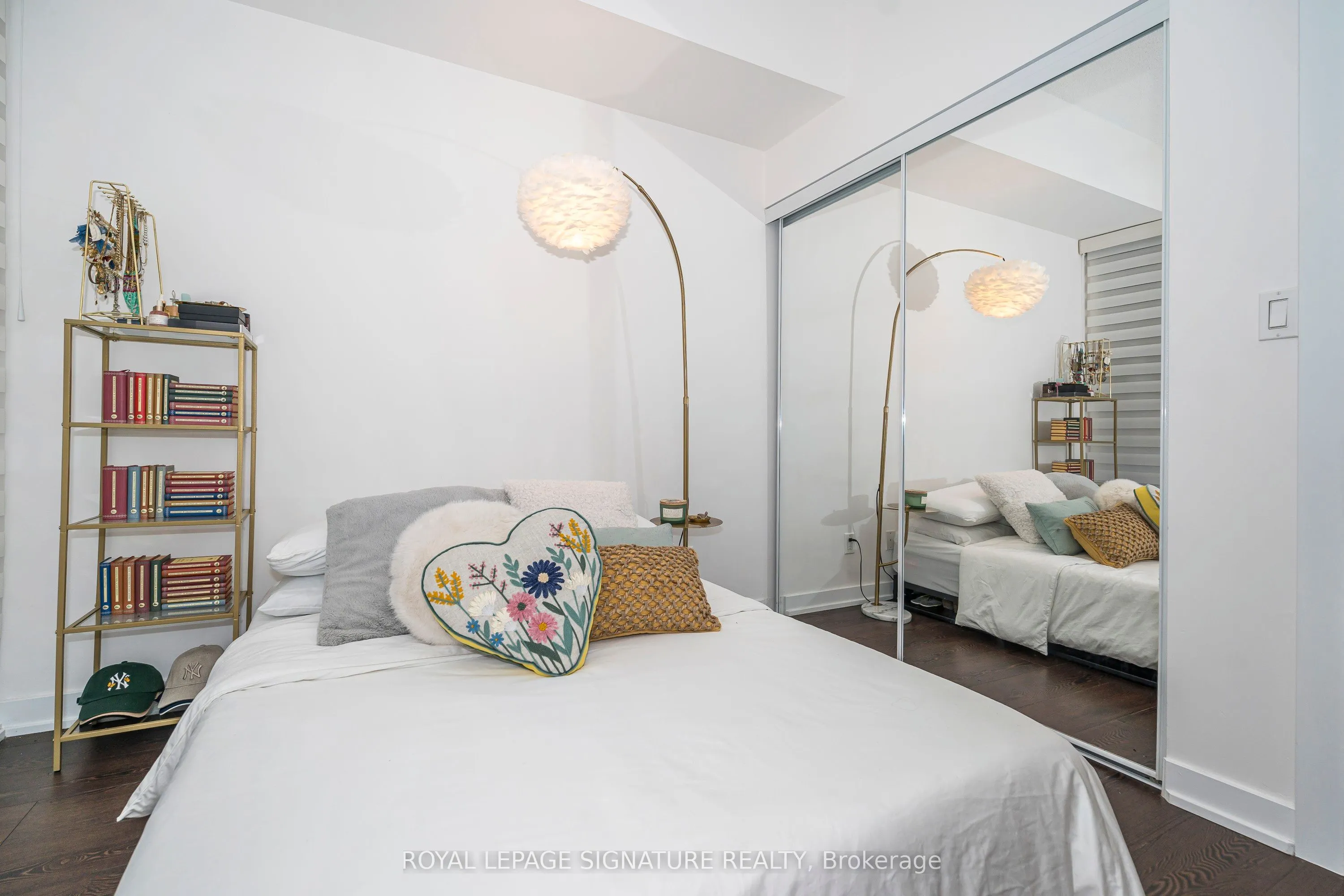 20 Bruyeres Mews, #TH05