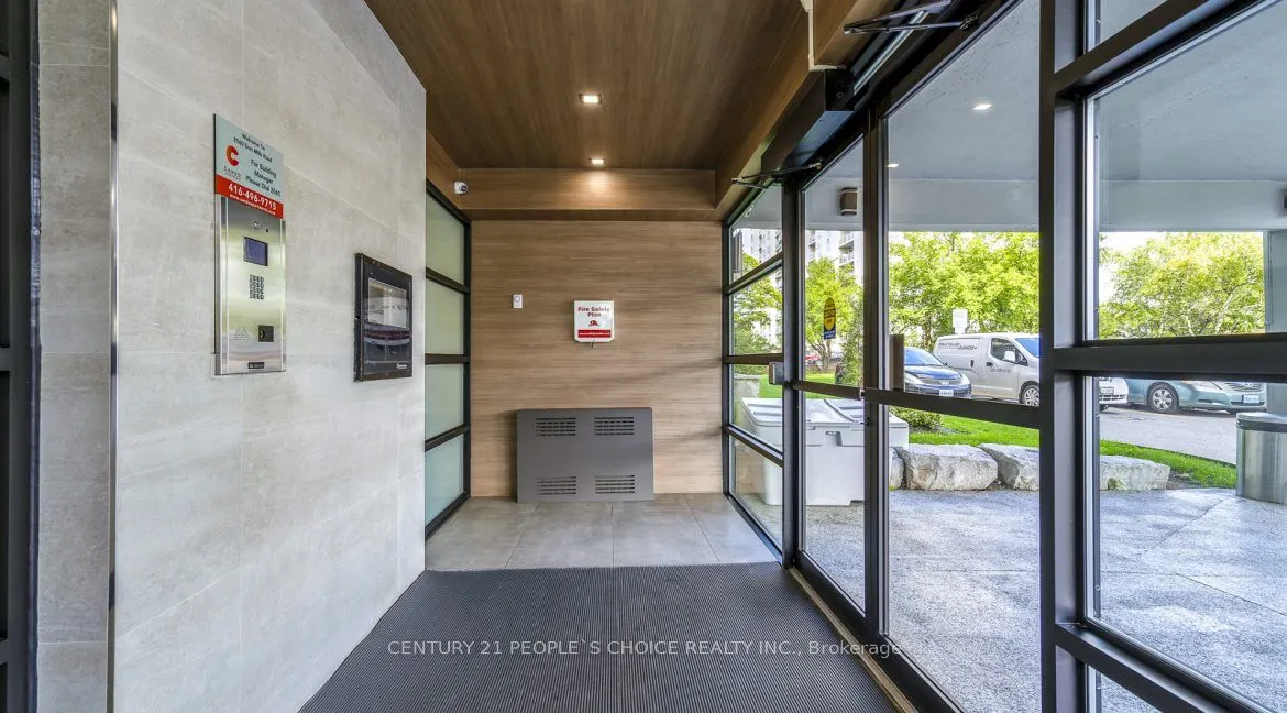 2960 Don Mills Road, #305