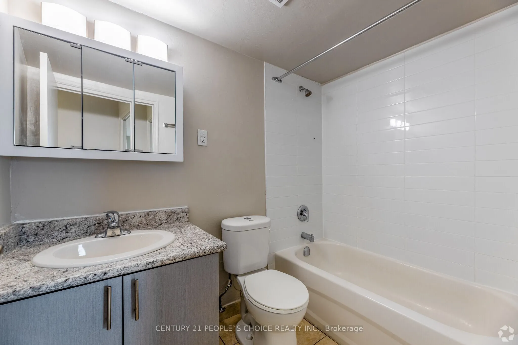 2960 Don Mills Road, #305