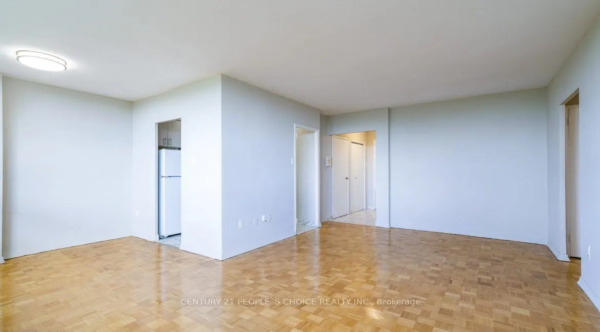 2960 Don Mills Road, #305
