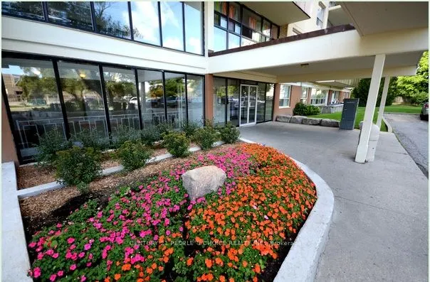 2960 Don Mills Road, #305