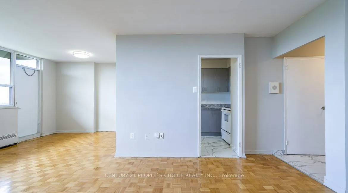 2960 Don Mills Road, #305