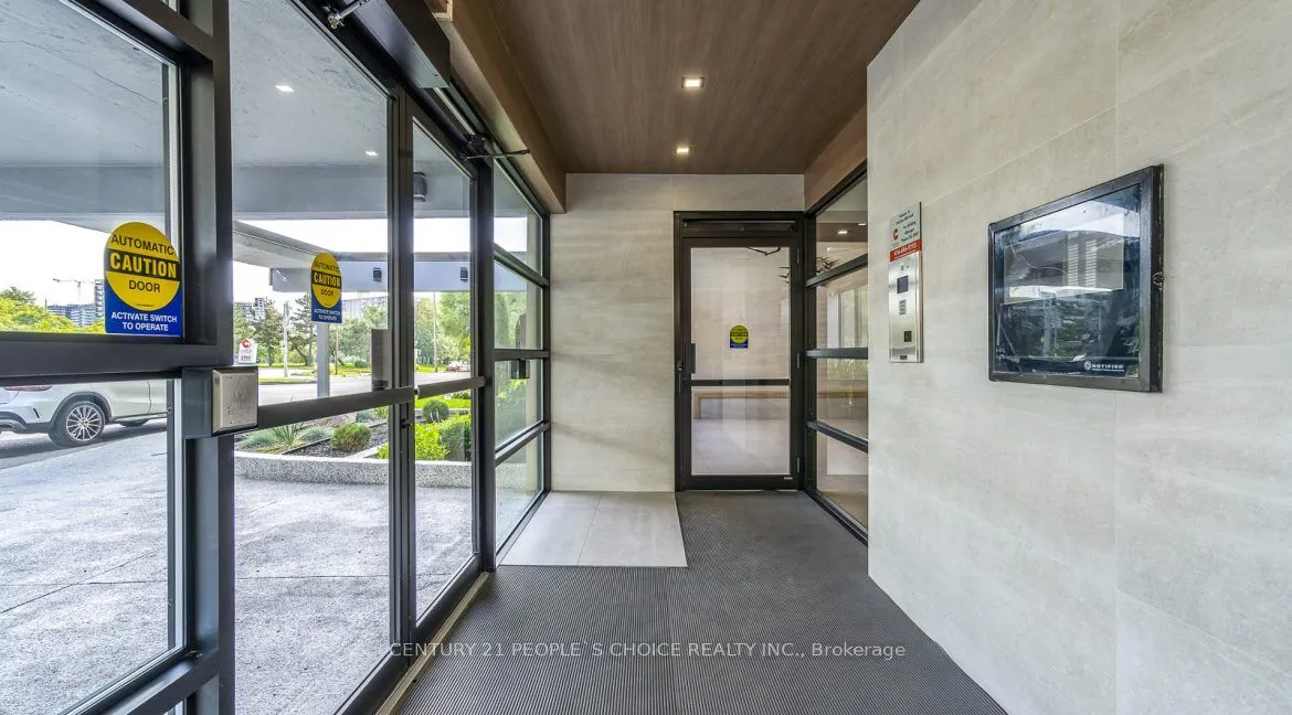 2960 Don Mills Road, #305
