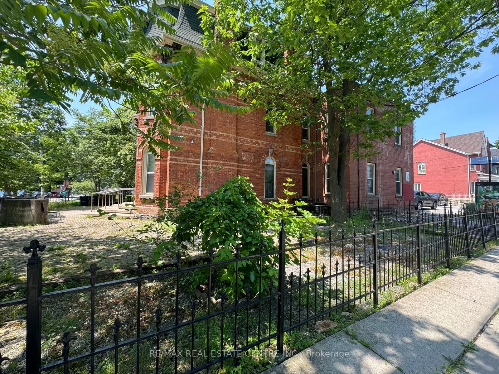 28 Cecil Street